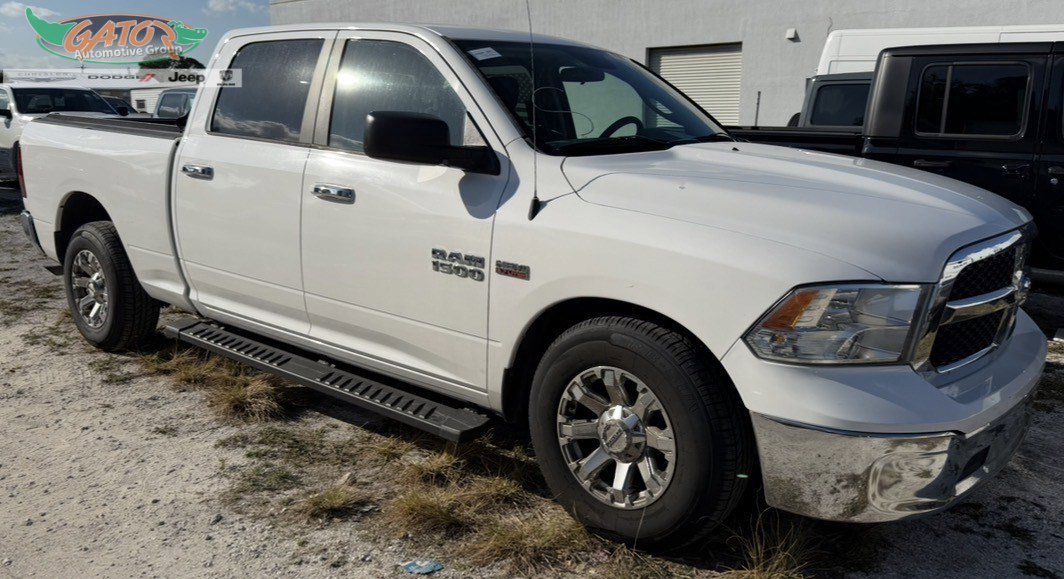 2017 RAM 1500 SLT Crew Cab RWD