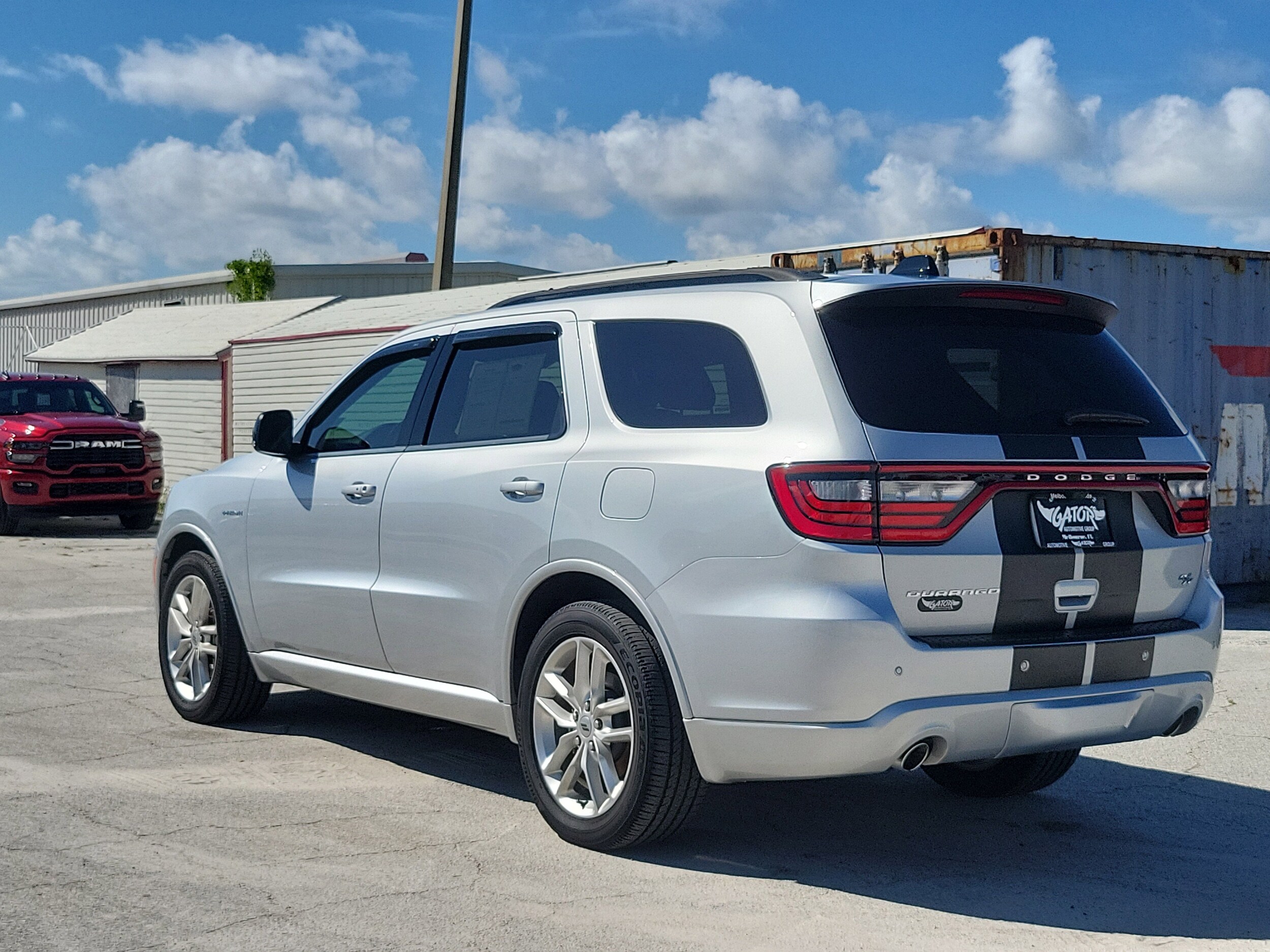 2023 Dodge Durango R/T Premium photo 2