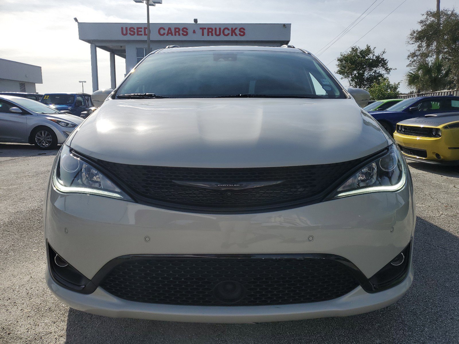 Used 2020 Chrysler Pacifica Limited with VIN 2C4RC1GG1LR250994 for sale in Melbourne, FL