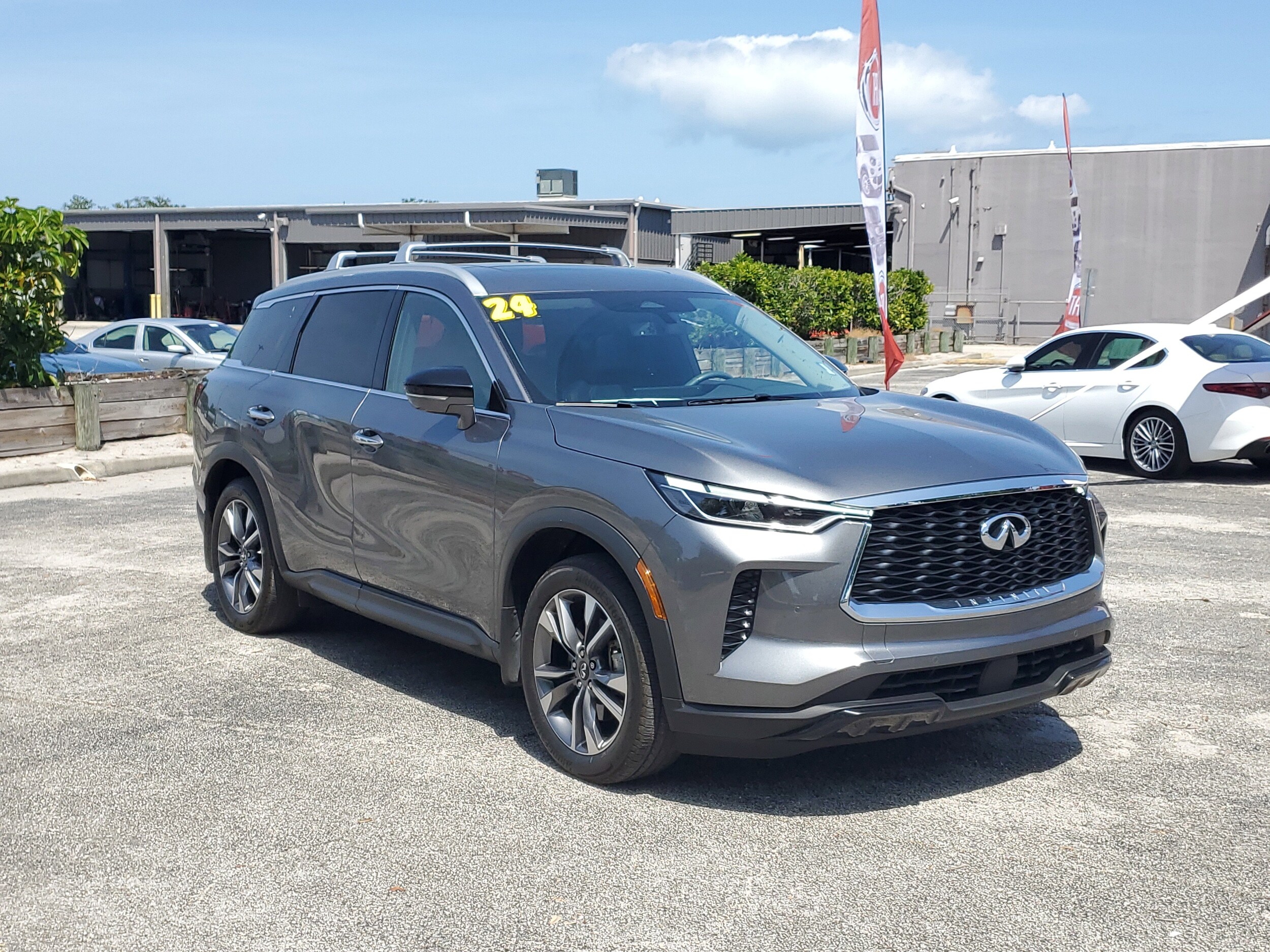 2024 Infiniti QX60 Luxe photo 2