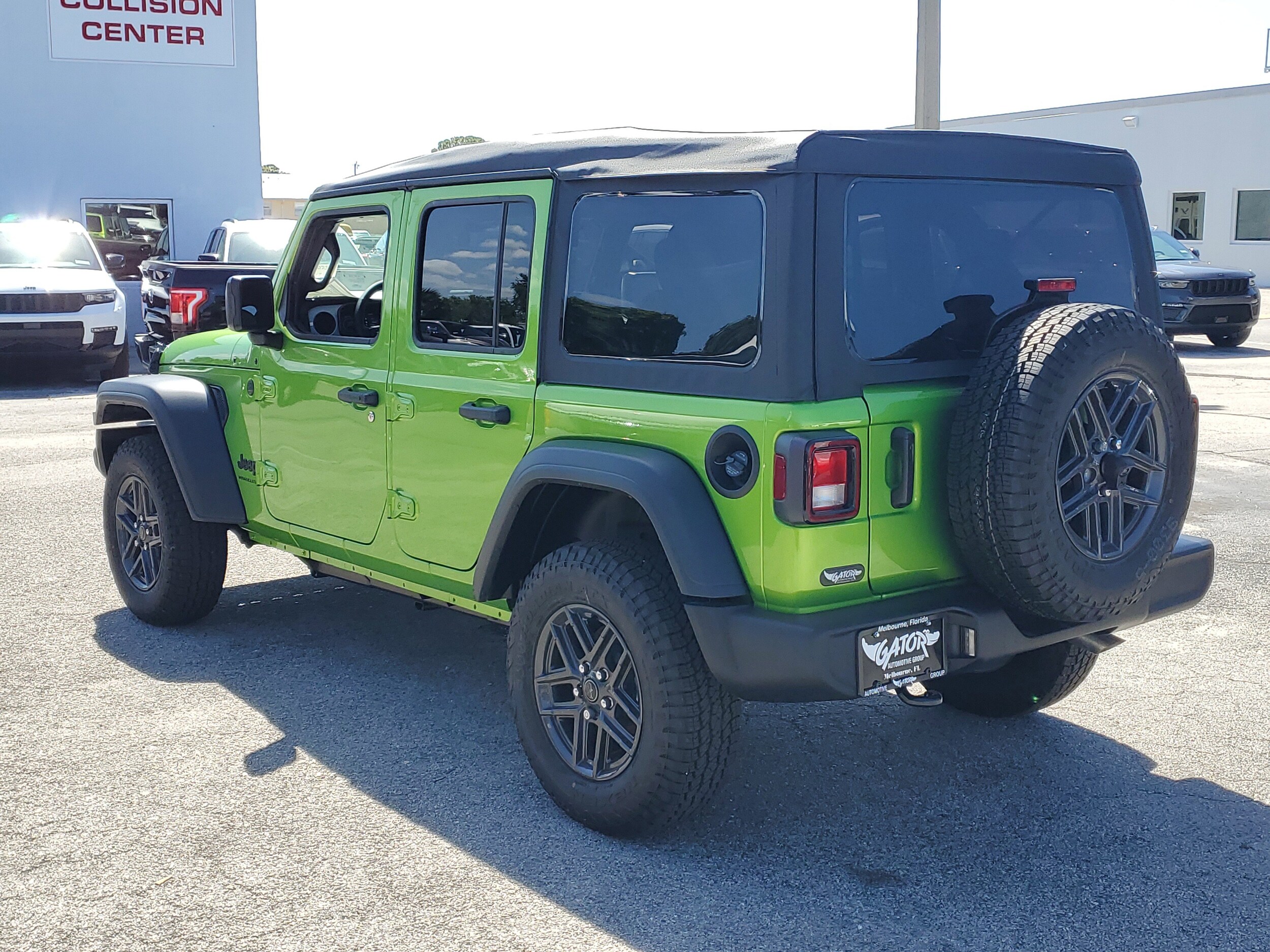 2025 Jeep Wrangler Sport S photo 4