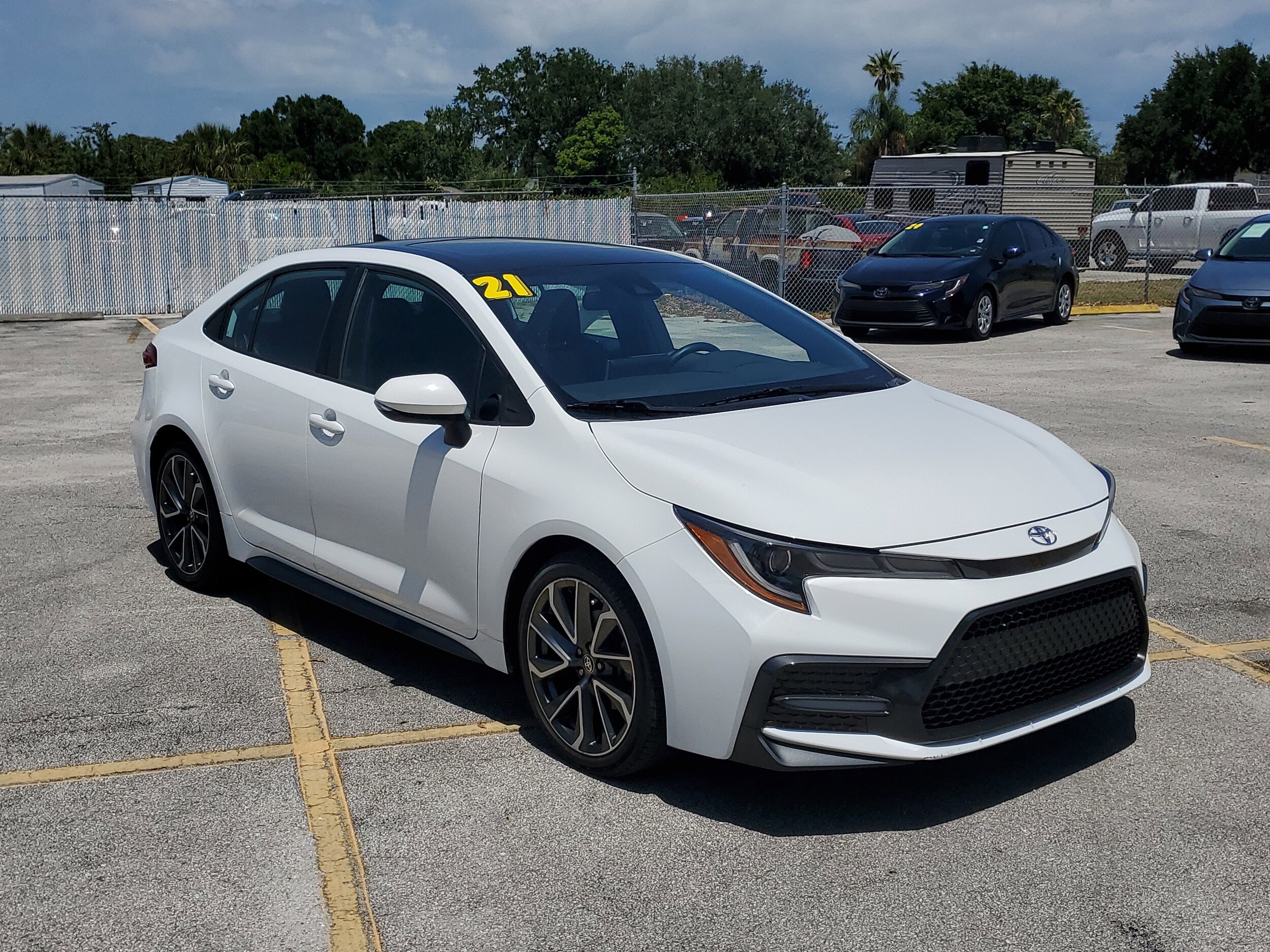 2021 Toyota Corolla XSE photo 2