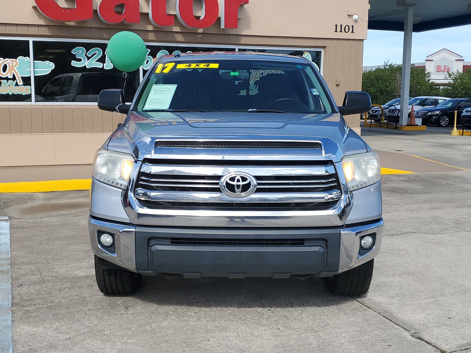 Used 2017 Toyota Tundra SR5 with VIN 5TFUW5F17HX583019 for sale in Melbourne, FL