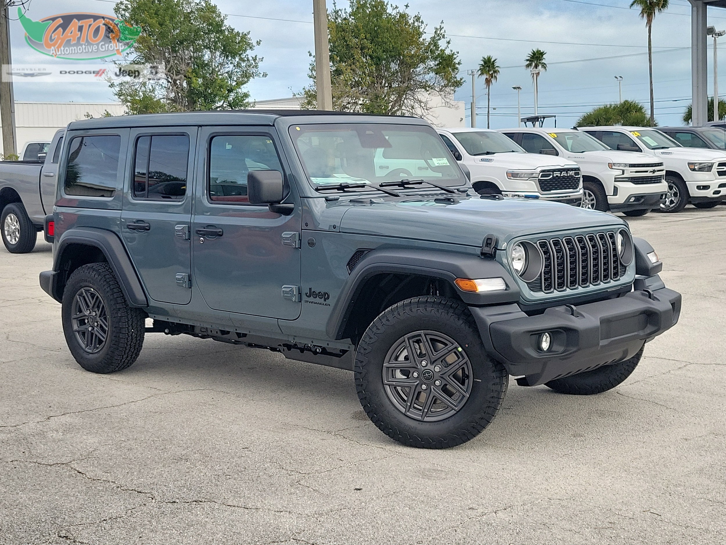 2026 Jeep Wrangler 4-Door Sport S's photo