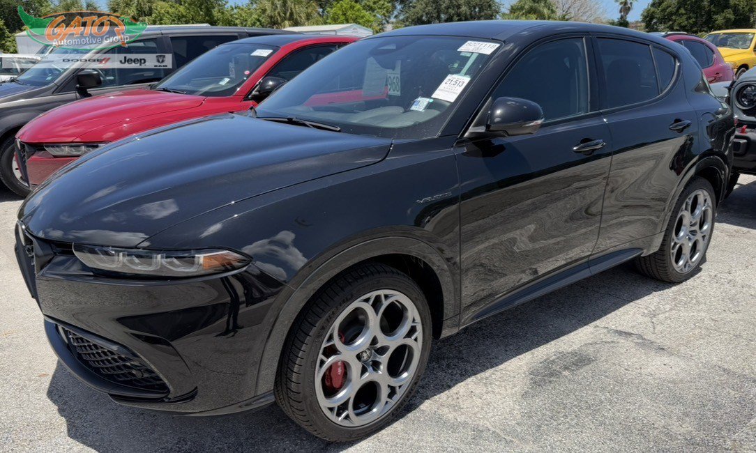 2024 Alfa Romeo Tonale Veloce's photo