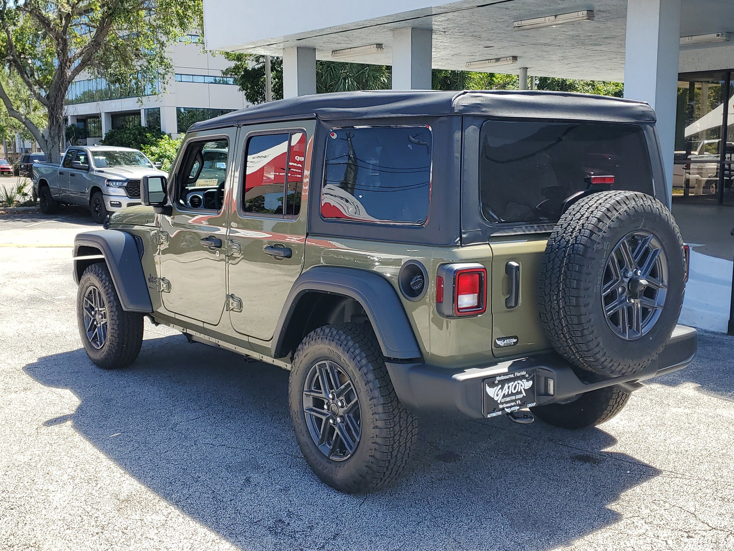2025 Jeep Wrangler Sport S photo 4