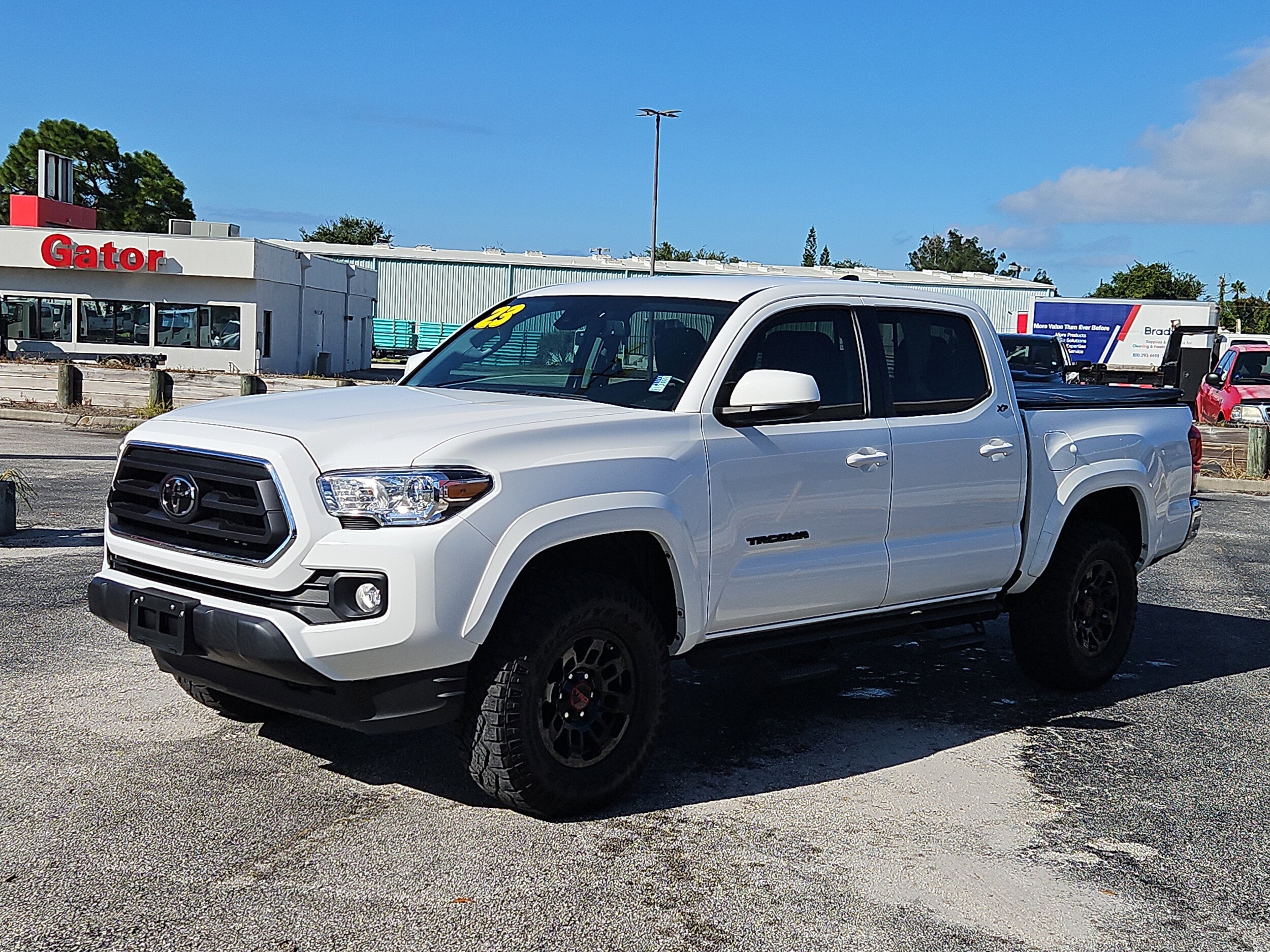 2023 Toyota Tacoma SR5 V6 photo 2
