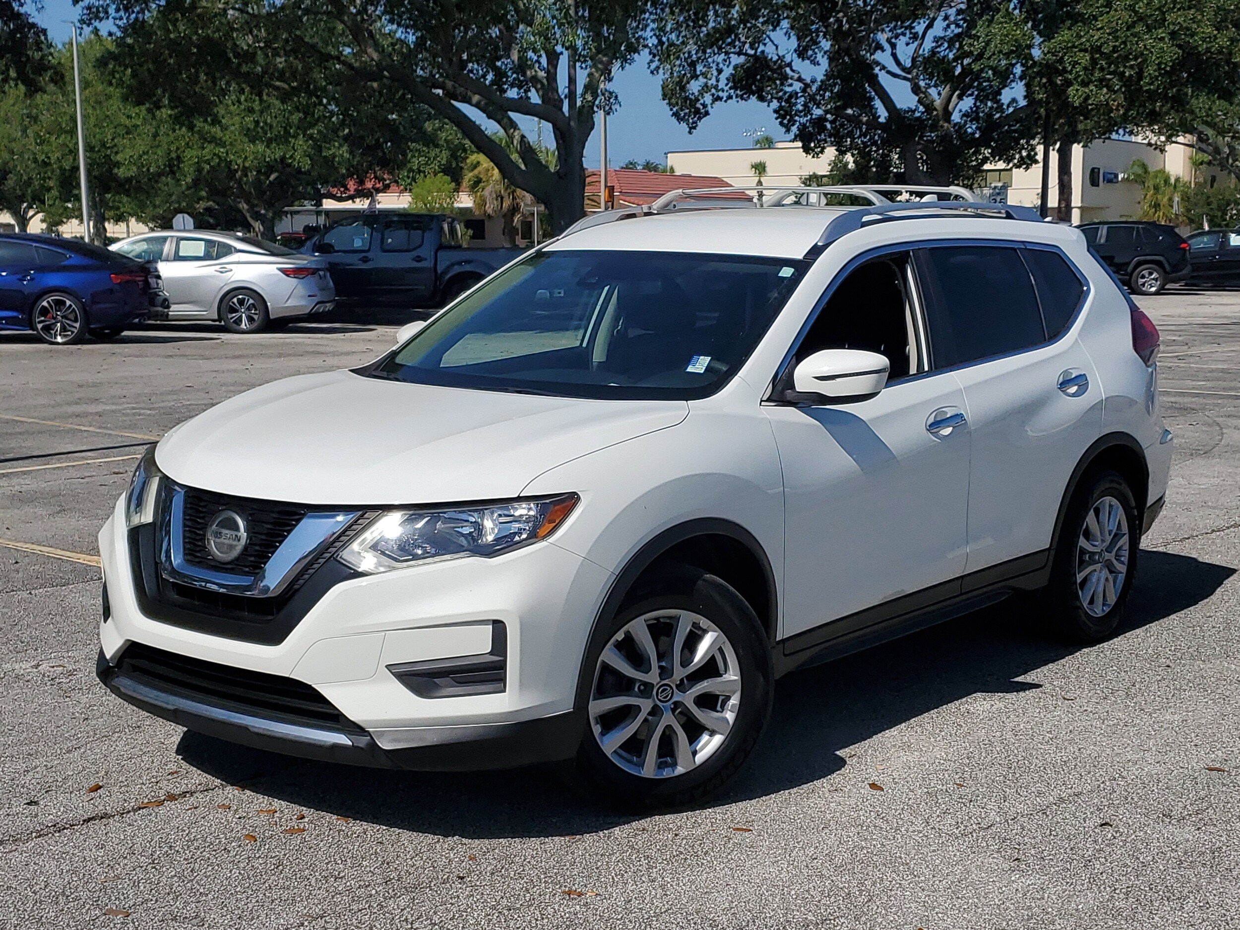 2020 Nissan Rogue S photo 2