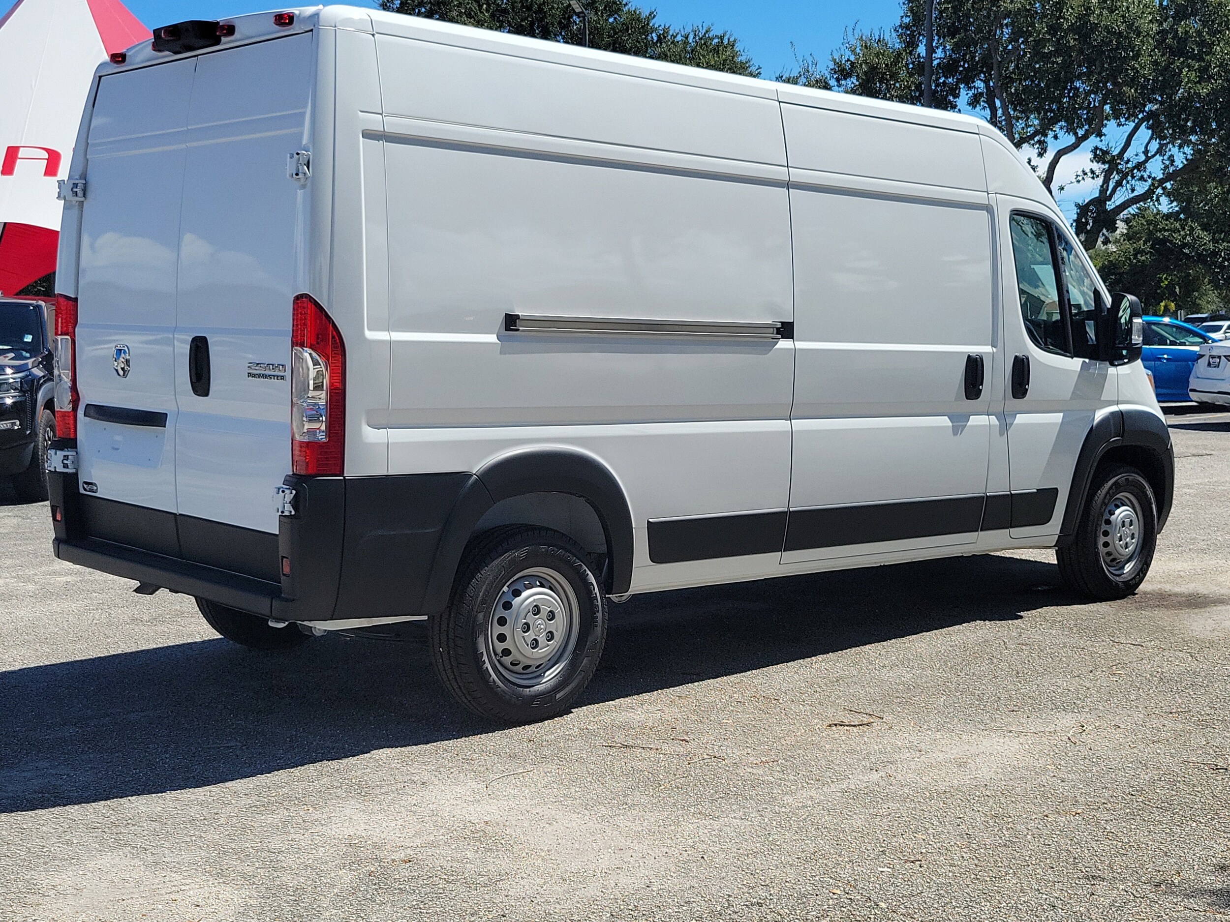 2025 Ram ProMaster 2500 photo 4