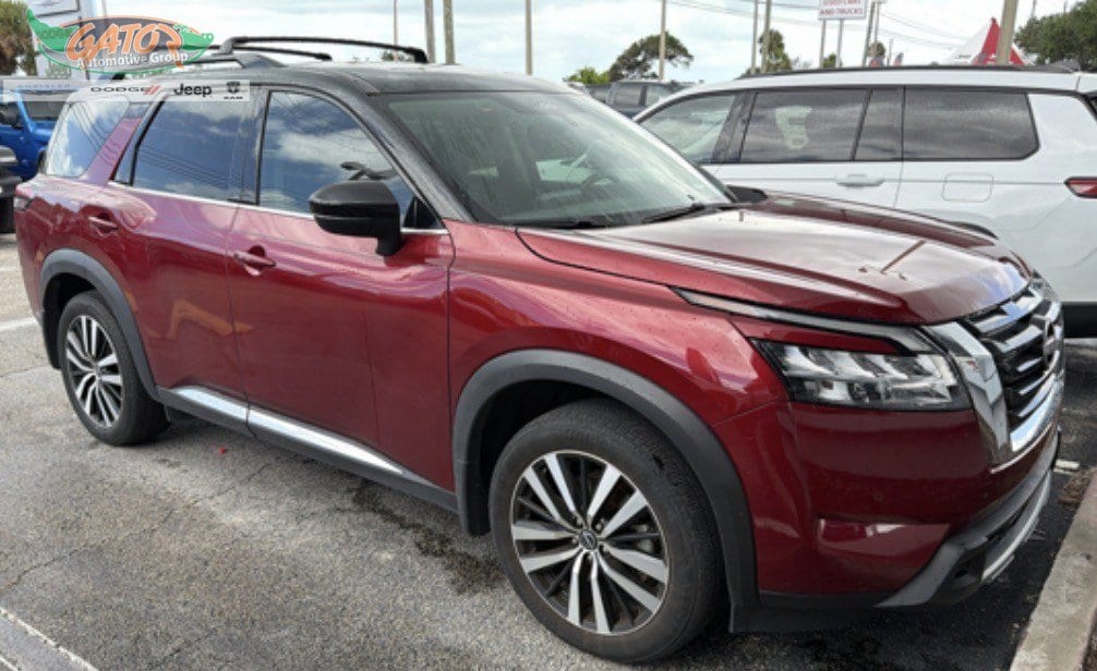 2024 Nissan Pathfinder Platinum 2WD's photo