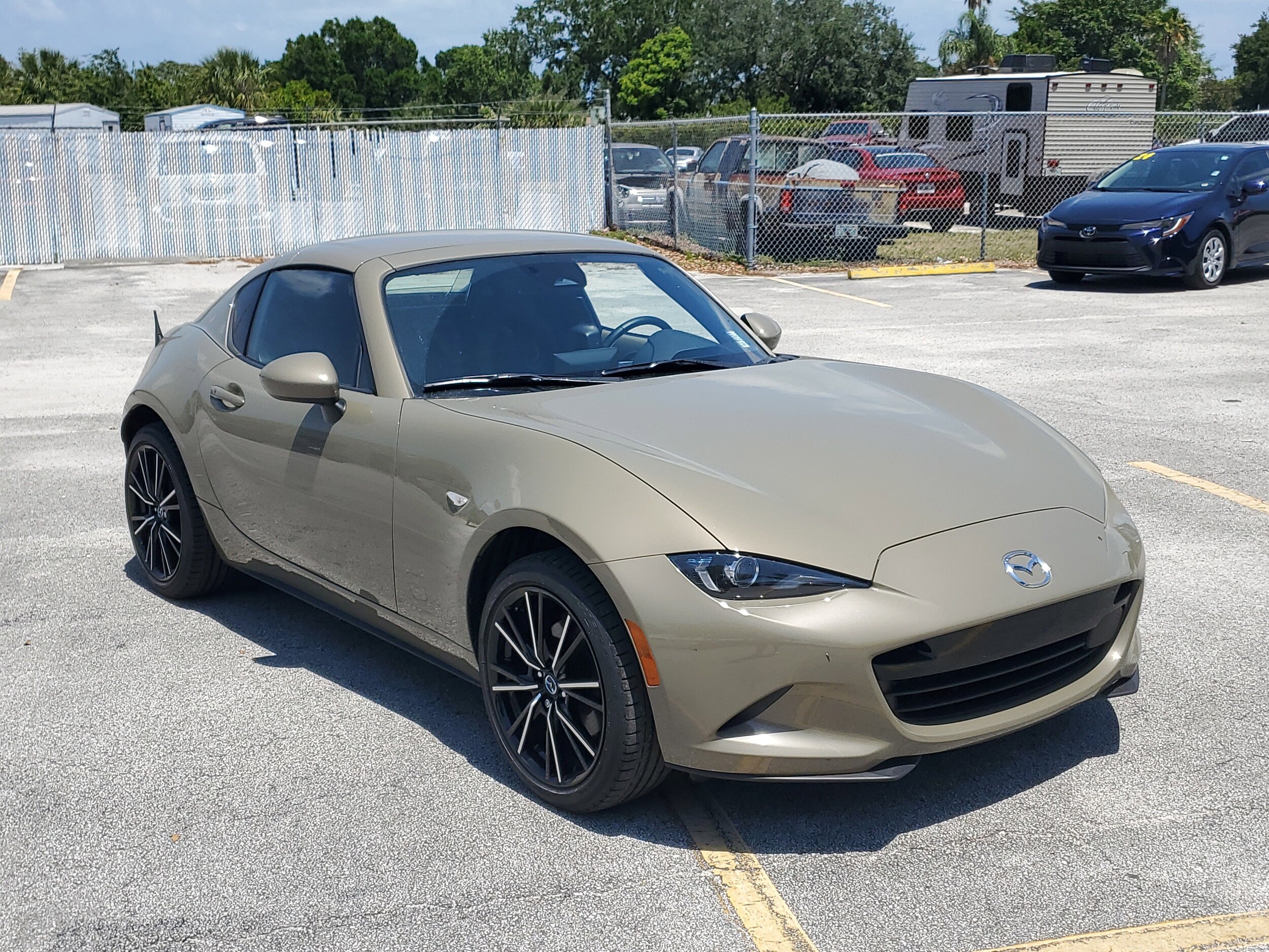 2024 Mazda MX-5 Miata Miata RF Grand Touring photo 2