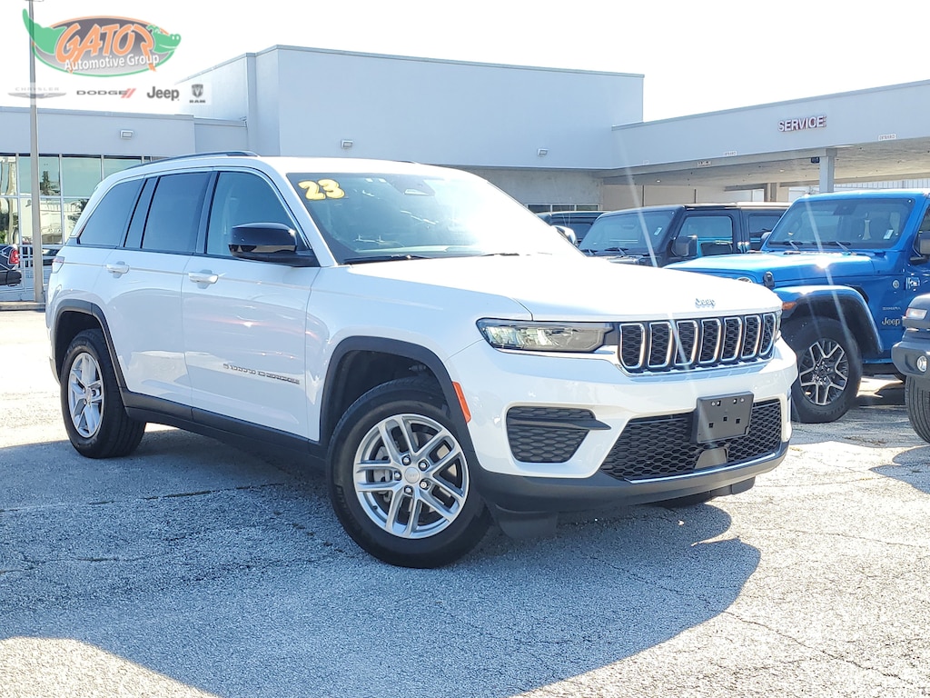 Used 2023 Jeep Grand Cherokee Laredo SUV