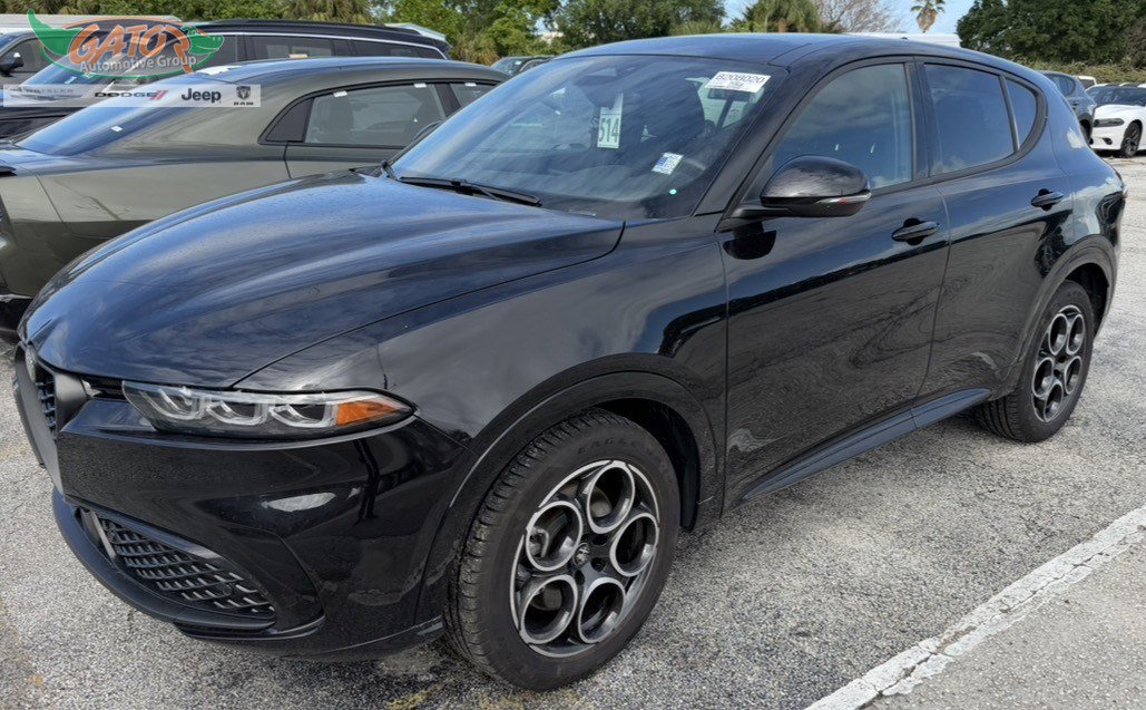 Alfa Black 2025 Alfa Romeo Tonale AWD SUV / Crossover All-Wheel Drive Automatic