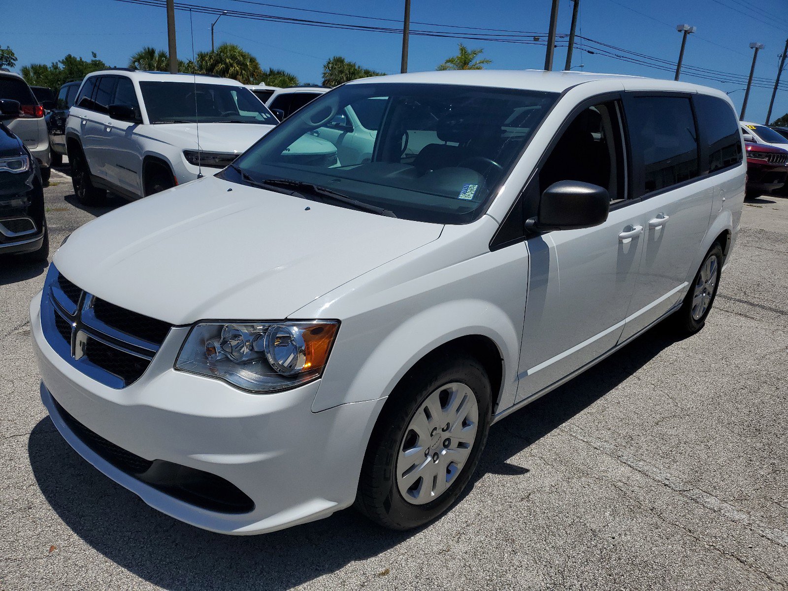 Used 2018 Dodge Grand Caravan SE with VIN 2C4RDGBG3JR231481 for sale in Melbourne, FL