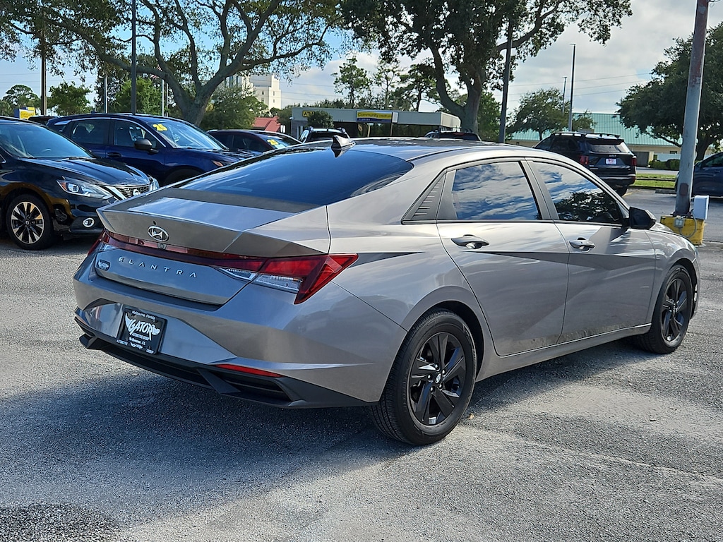 Used 2022 Hyundai Elantra SEL Sedan