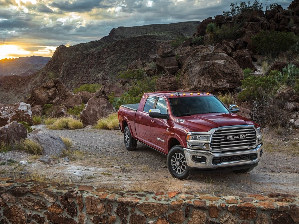 2025-RAM-1500-Tungsten-CrewCab-Truck-L05.jpg