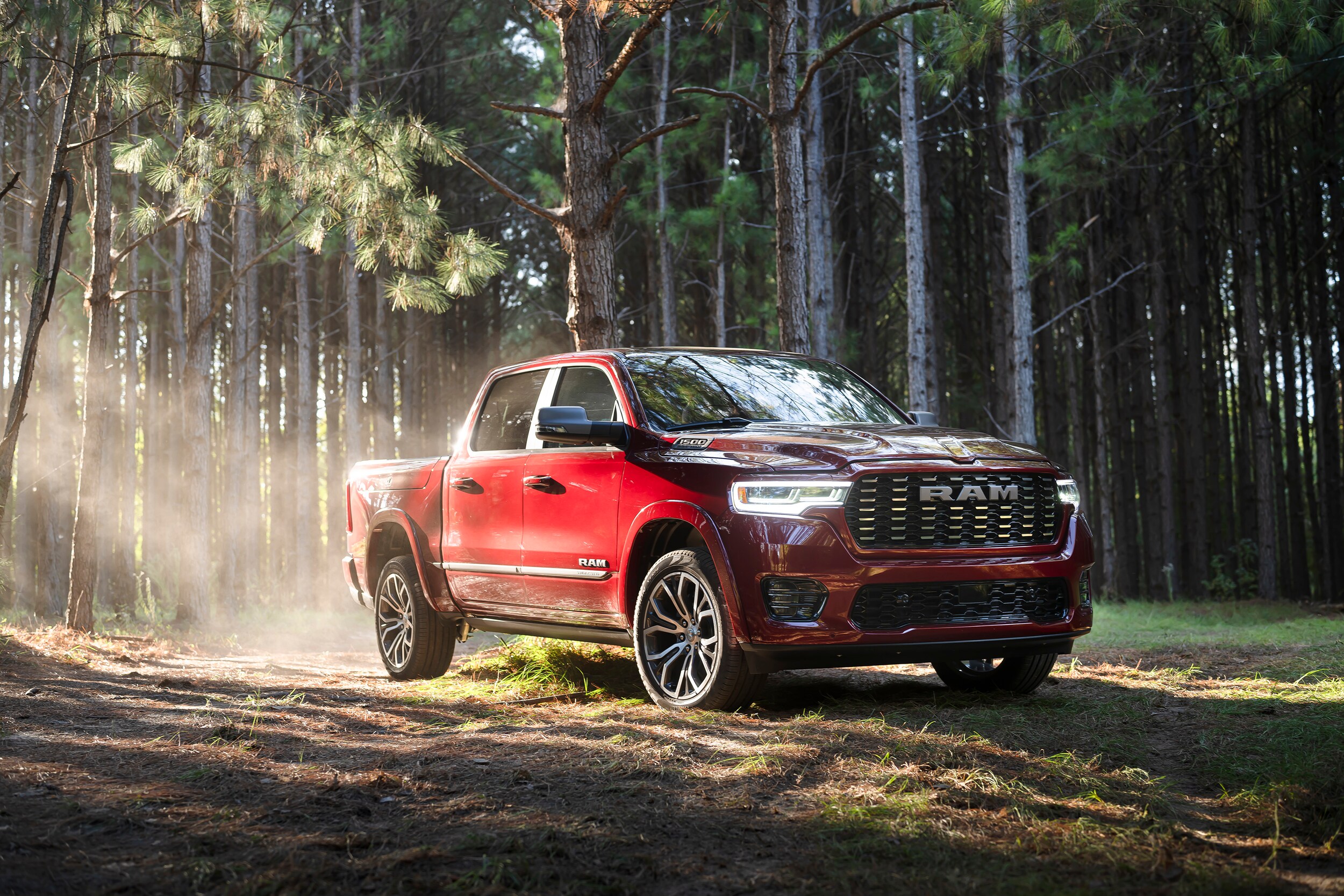 2025-RAM-1500-Tungsten-CrewCab-Truck-L05.jpg