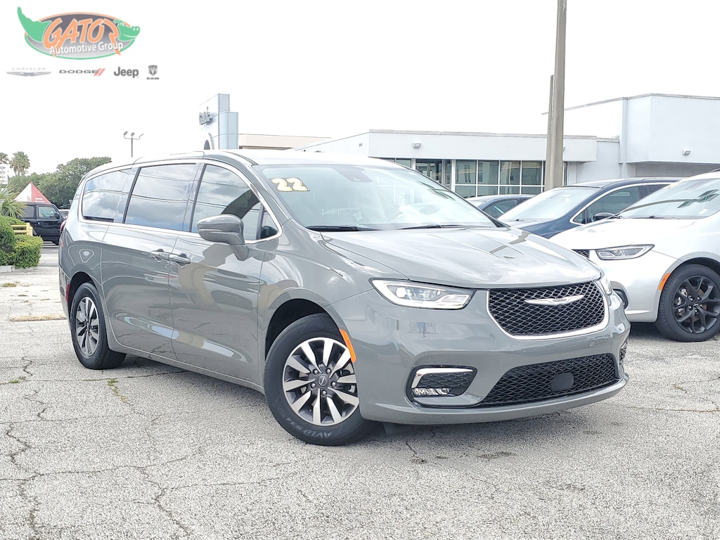 Used 2022 Chrysler Pacifica Hybrid Touring L Van Passenger Van