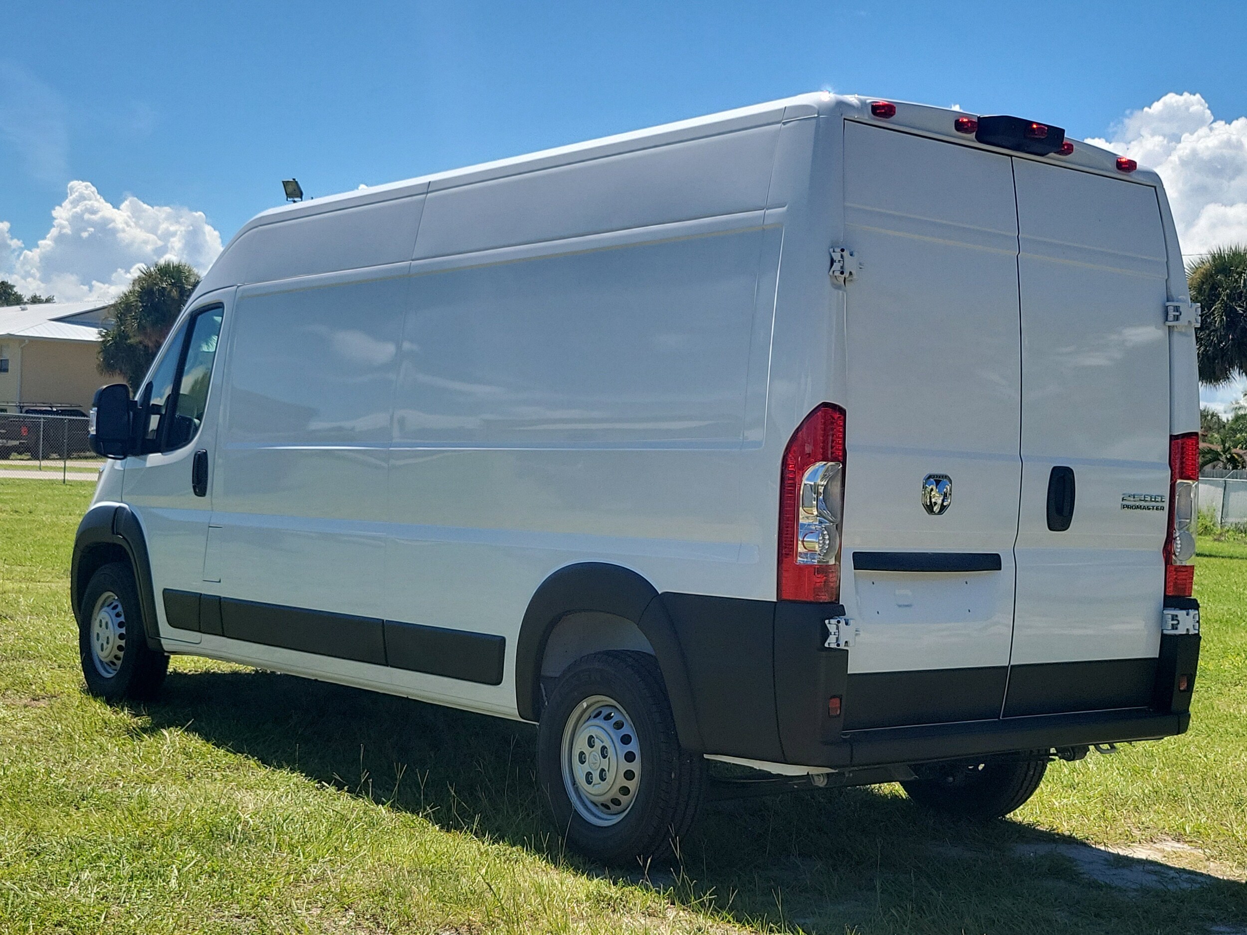 2025 Ram ProMaster 2500 photo 2
