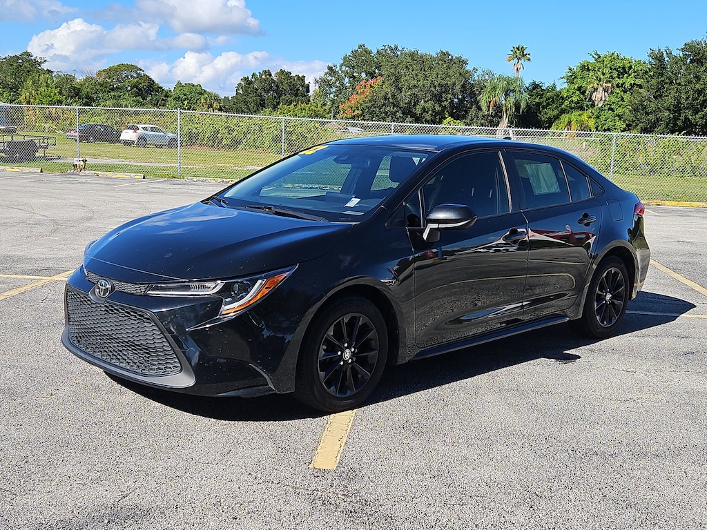 Used 2022 Toyota Corolla LE Sedan