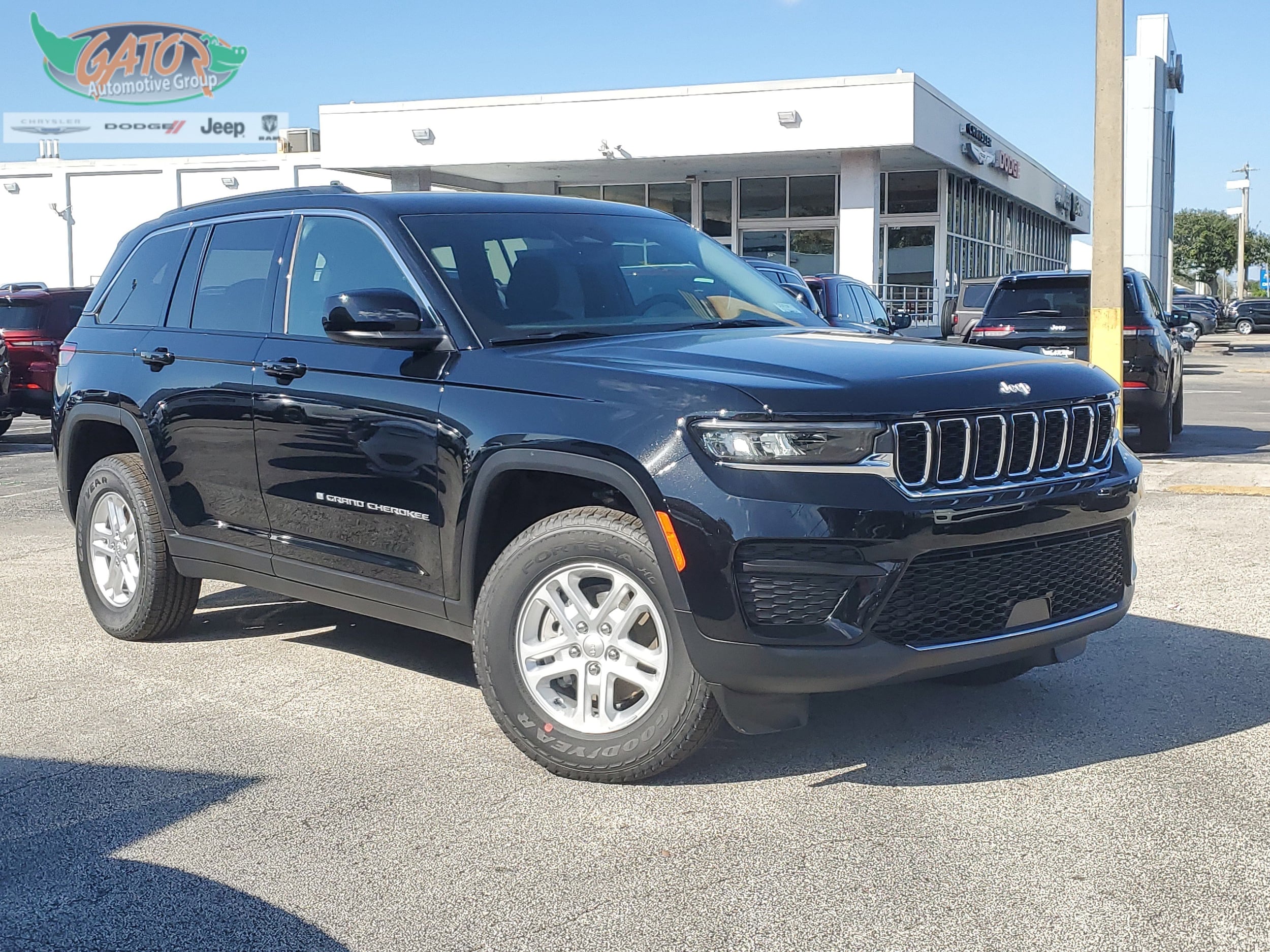 2025 Jeep Grand Cherokee Laredo's photo