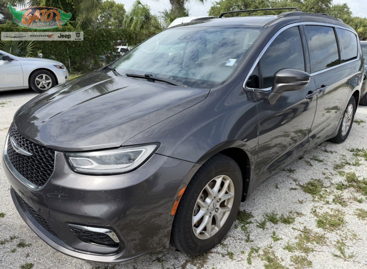 2022 Chrysler Pacifica Touring L's photo