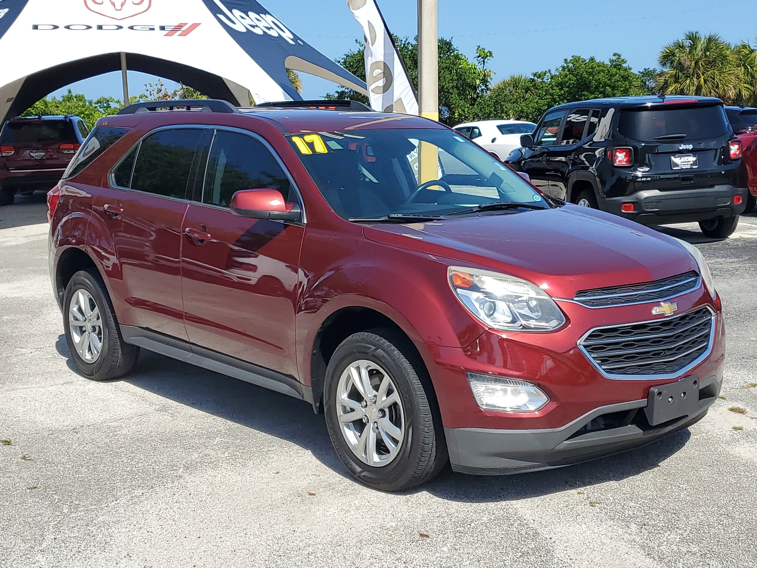 2017 Chevrolet Equinox LT photo 2