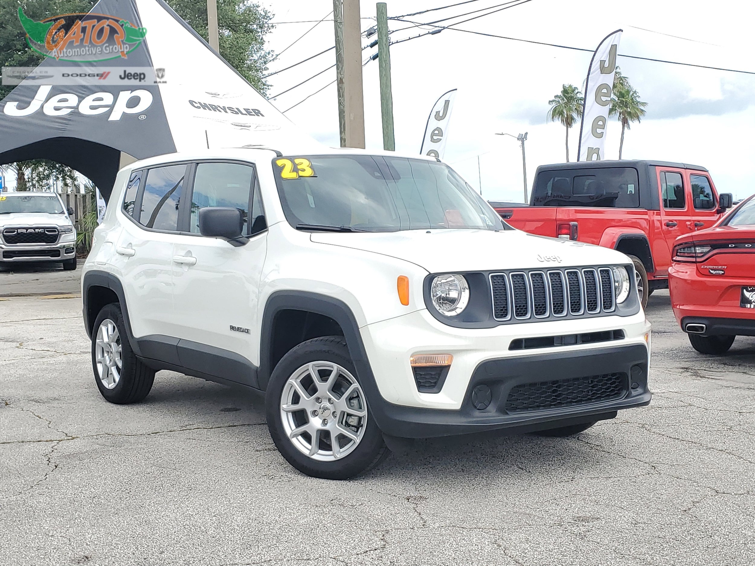 2023 Jeep Renegade Latitude 4x4's photo