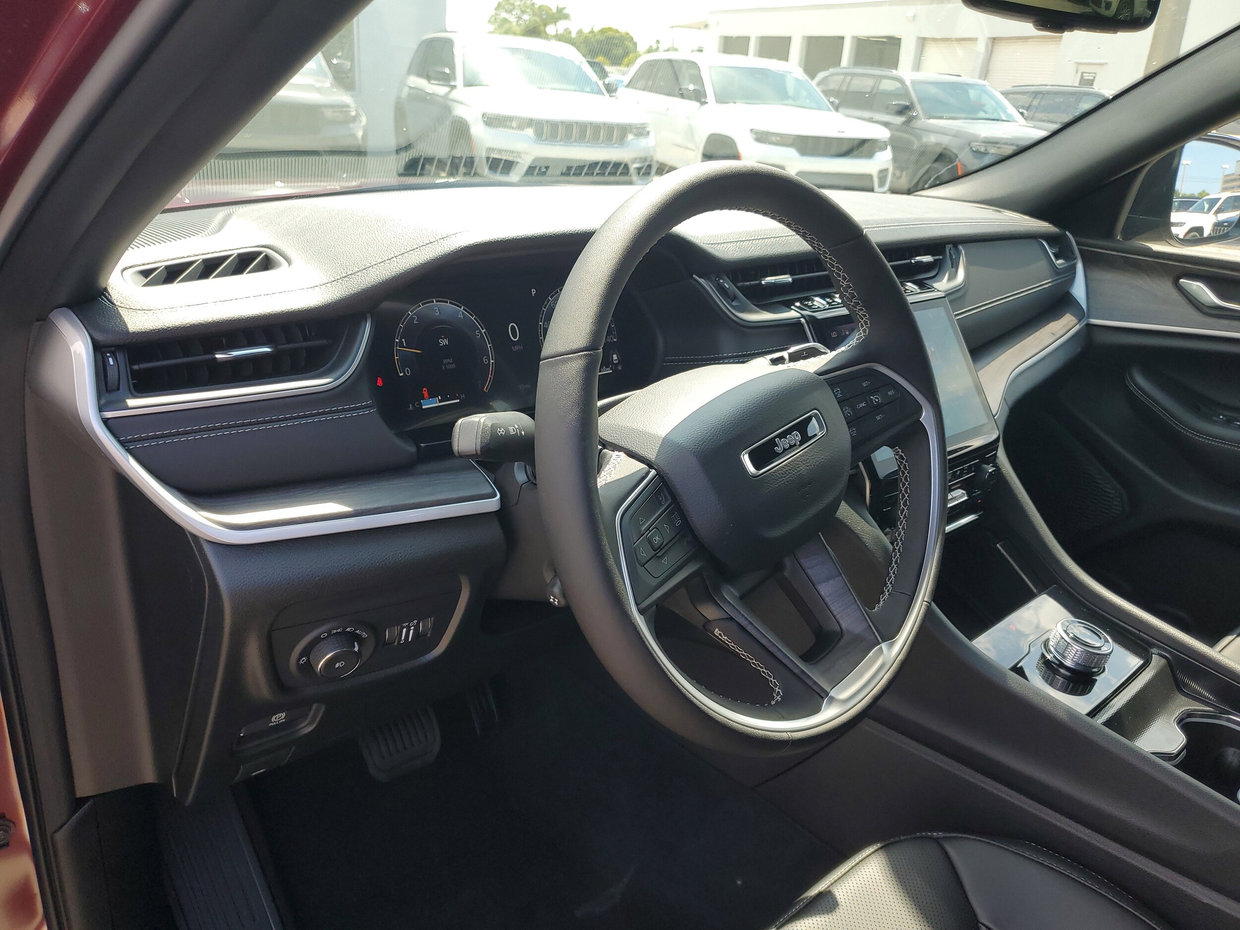 2025 Jeep Grand Cherokee Limited - Photo 12