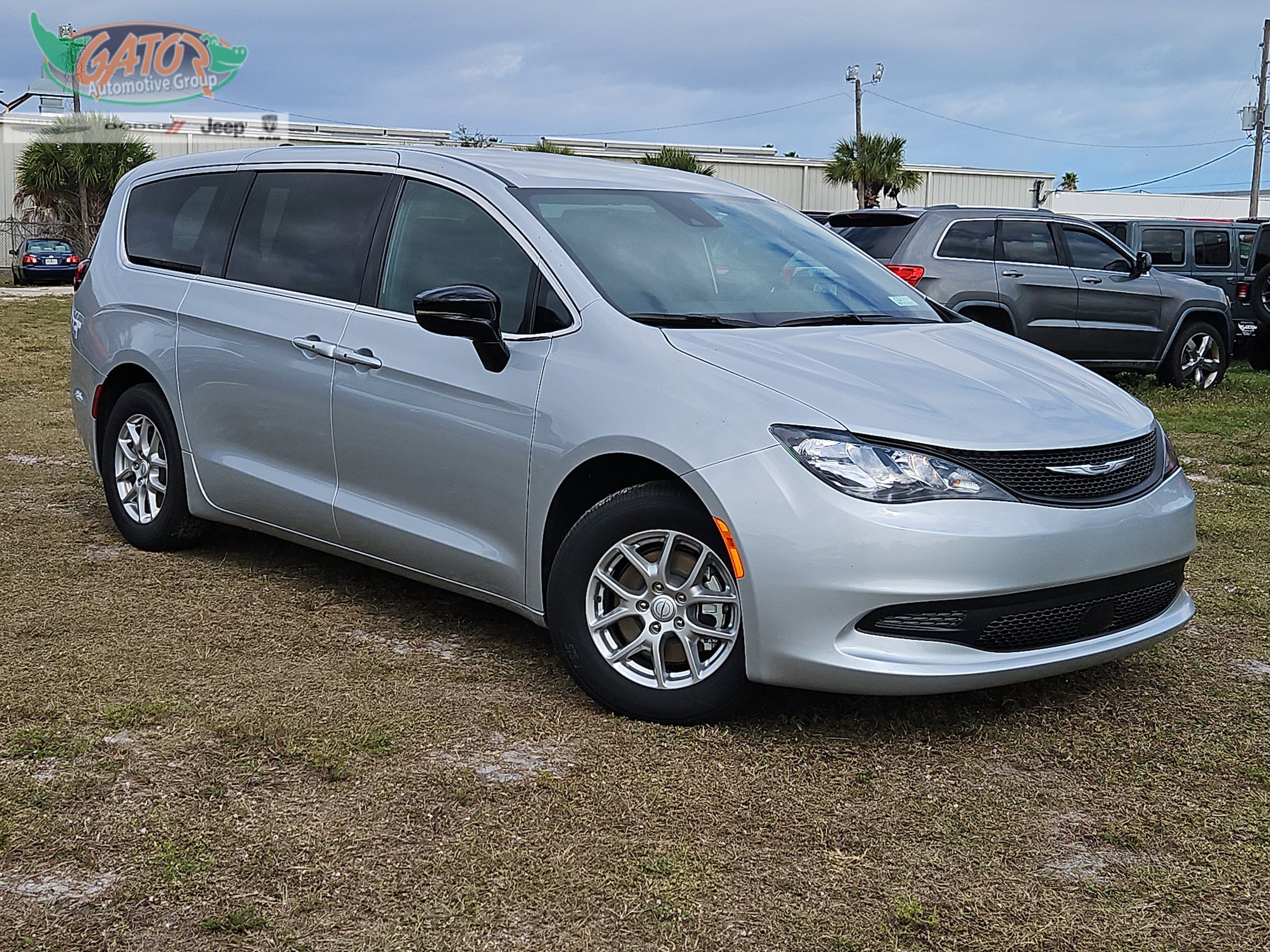2026 Chrysler Voyager LX's photo