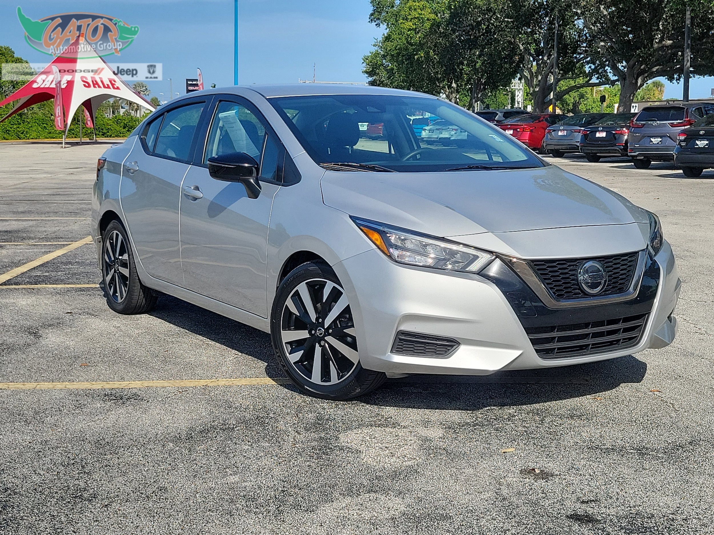 2022 Nissan Versa 1.6 SR CVT's photo