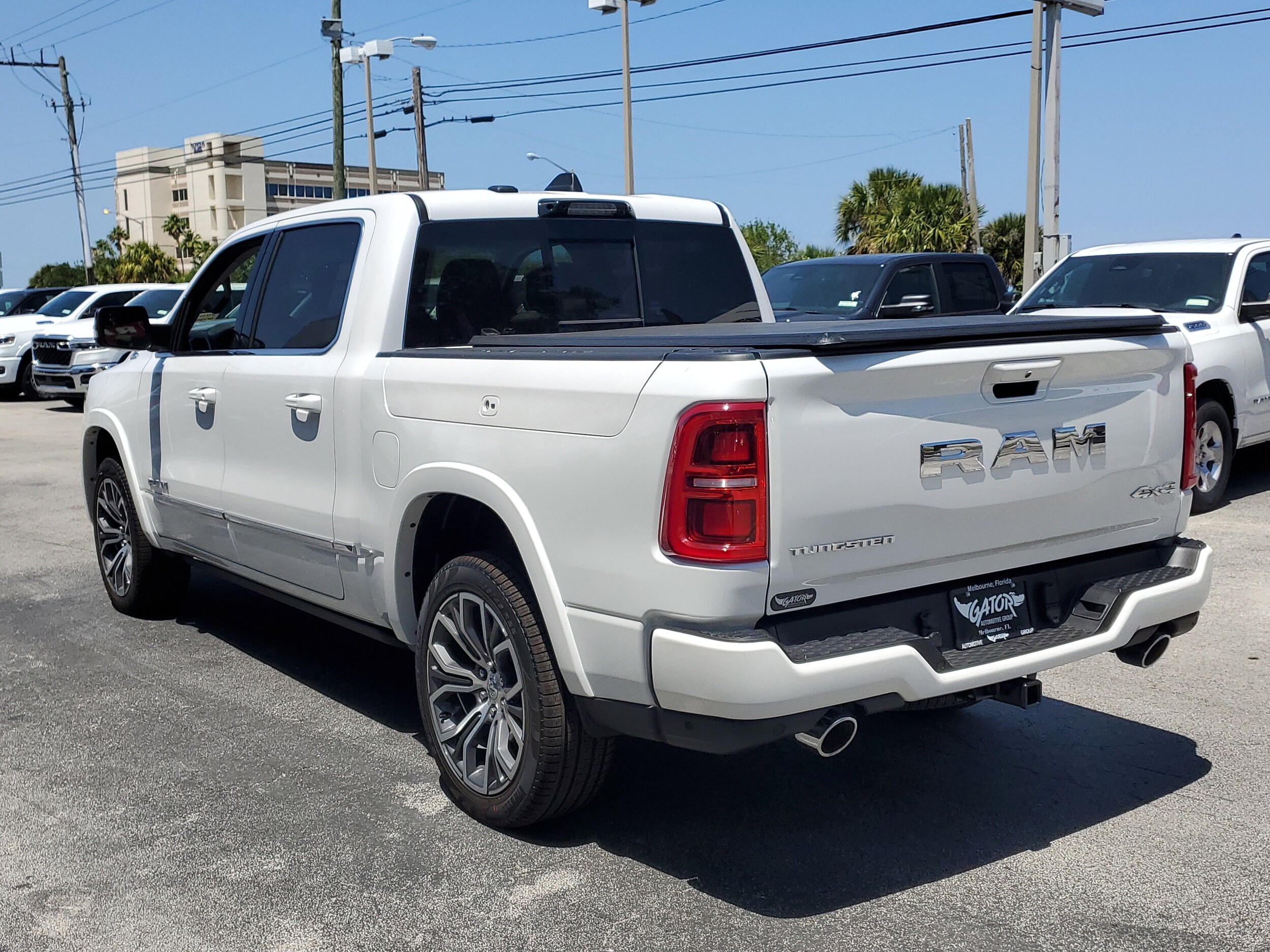 2025 Ram 1500 photo 4