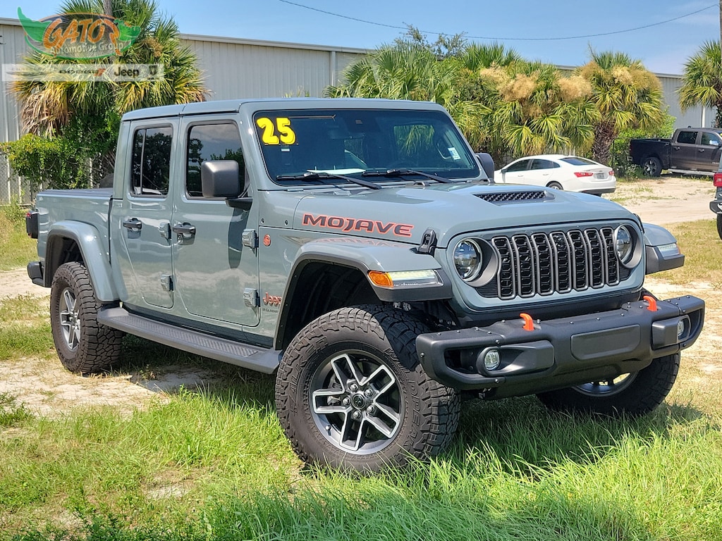 Used 2025 Jeep Gladiator Mojave Truck Crew Cab