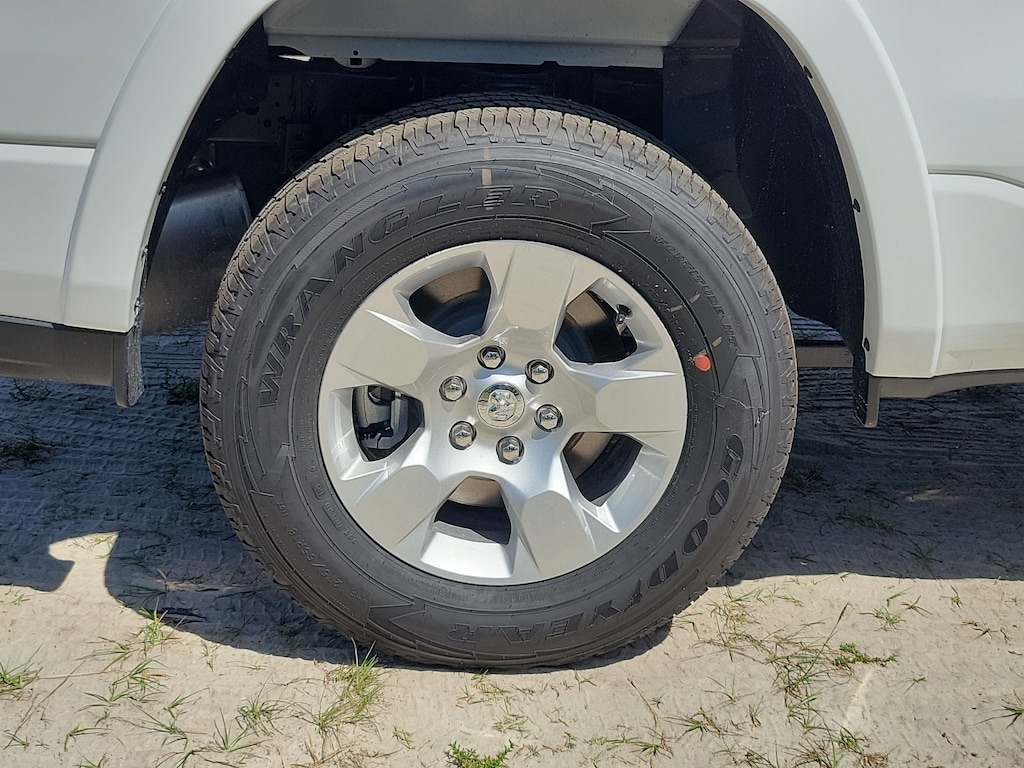New 2026 Ram 1500 BIG HORN CREW CAB 4X2 5'7 BOX Pickup