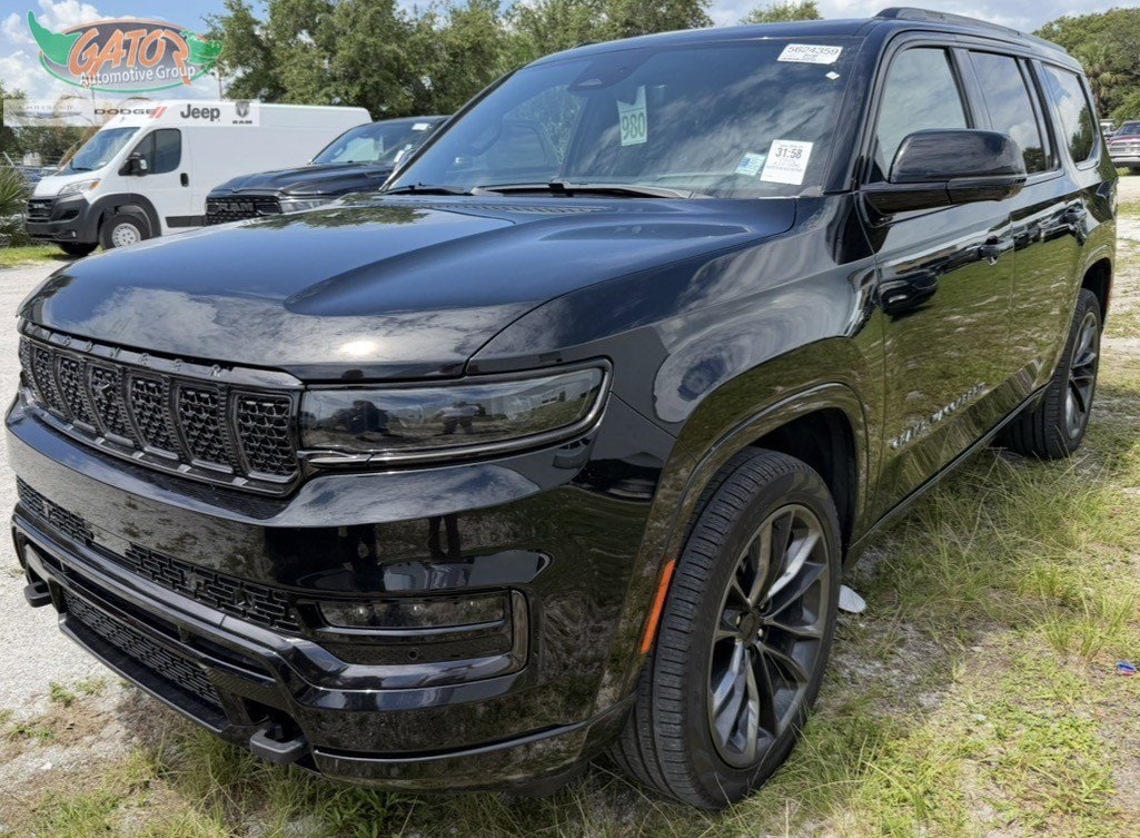 Diamond Black Crystal Pearlcoat 2025 Jeep Grand Wagoneer Series III 4WD SUV / Crossover Four-Wheel Drive Automatic