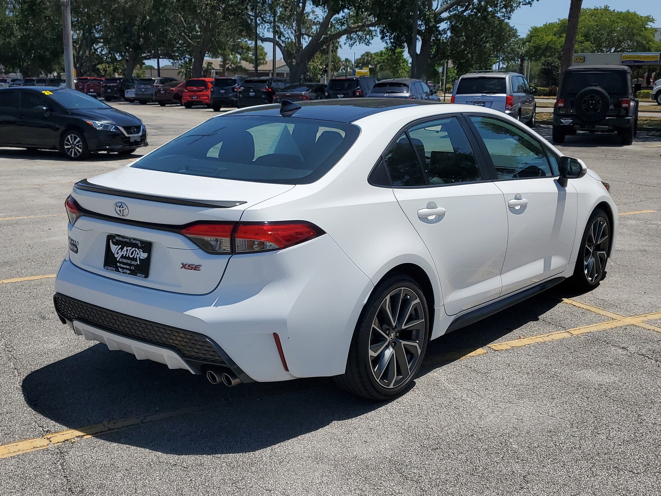 2021 Toyota Corolla XSE photo 3