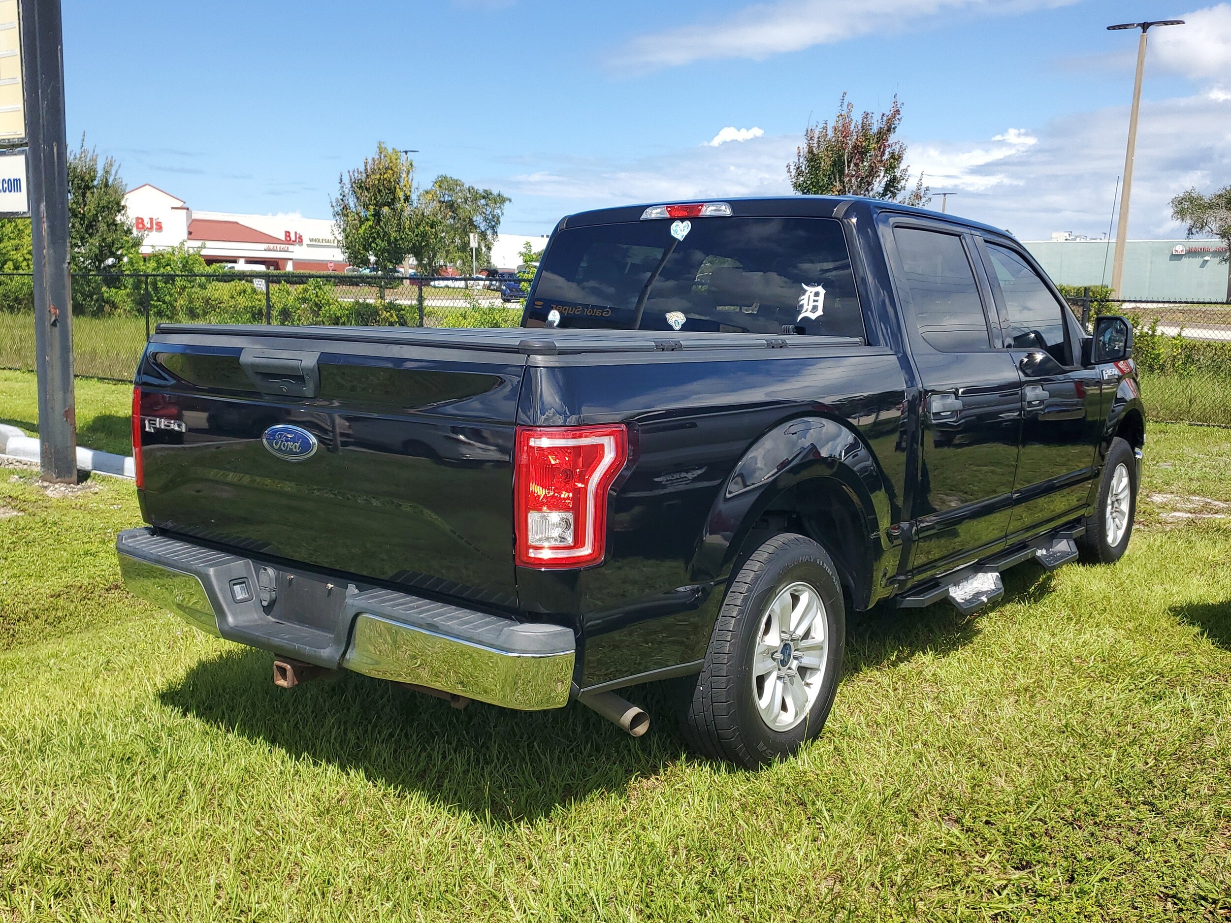 2017 Ford F-150 XLT photo 4