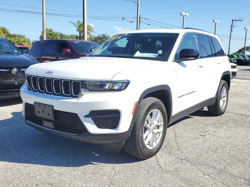 Used 2023 Jeep Grand Cherokee Laredo SUV