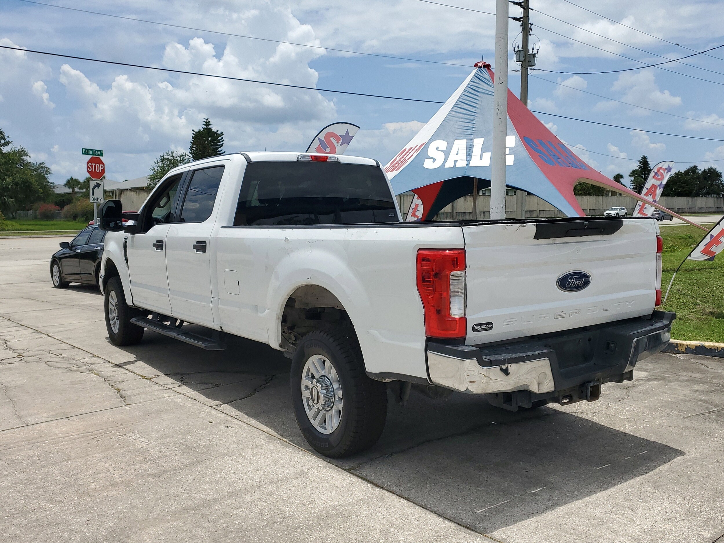 2017 Ford F-350 XLT photo 4