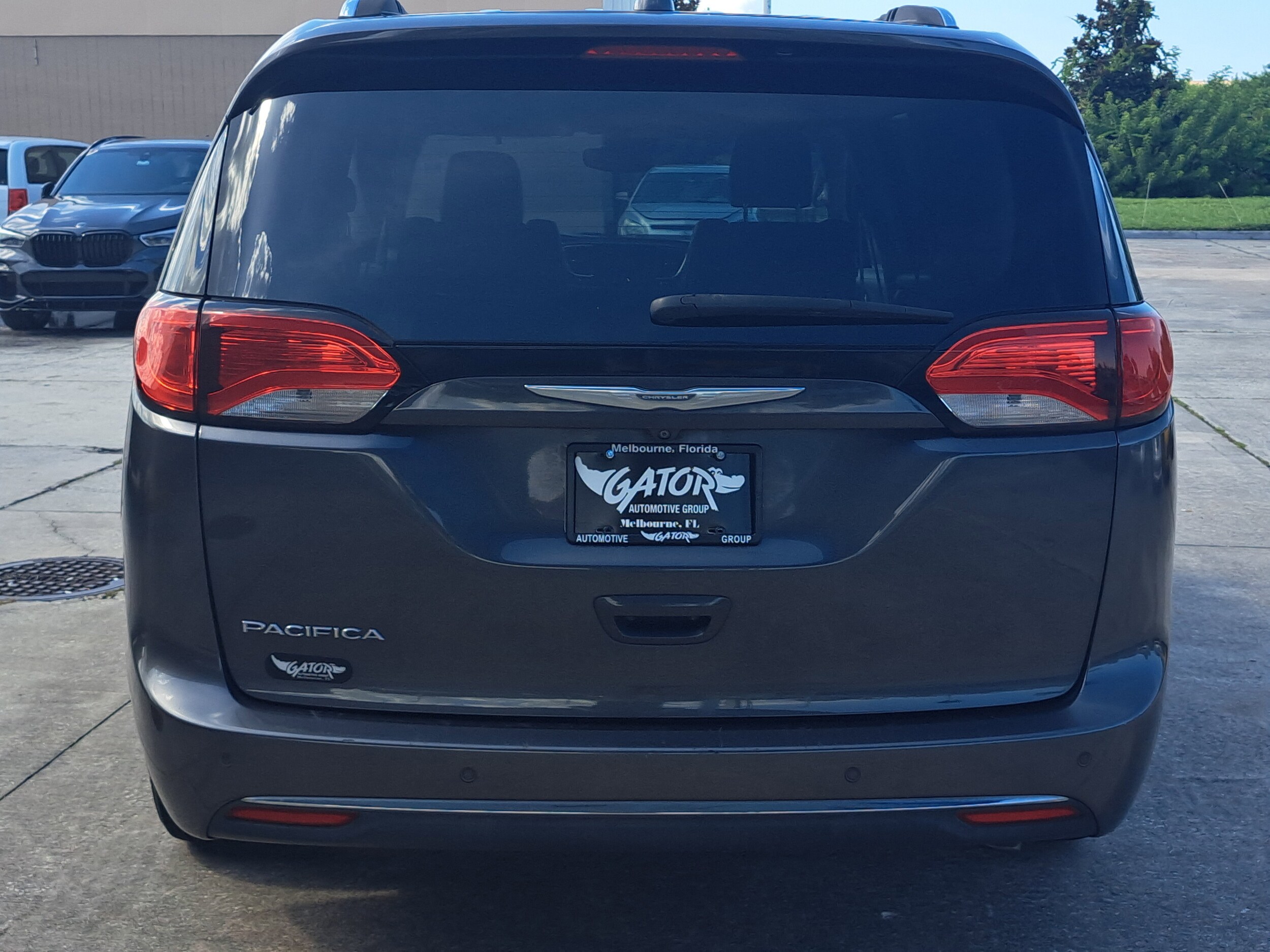 2017 Chrysler Pacifica Touring Plus photo 4