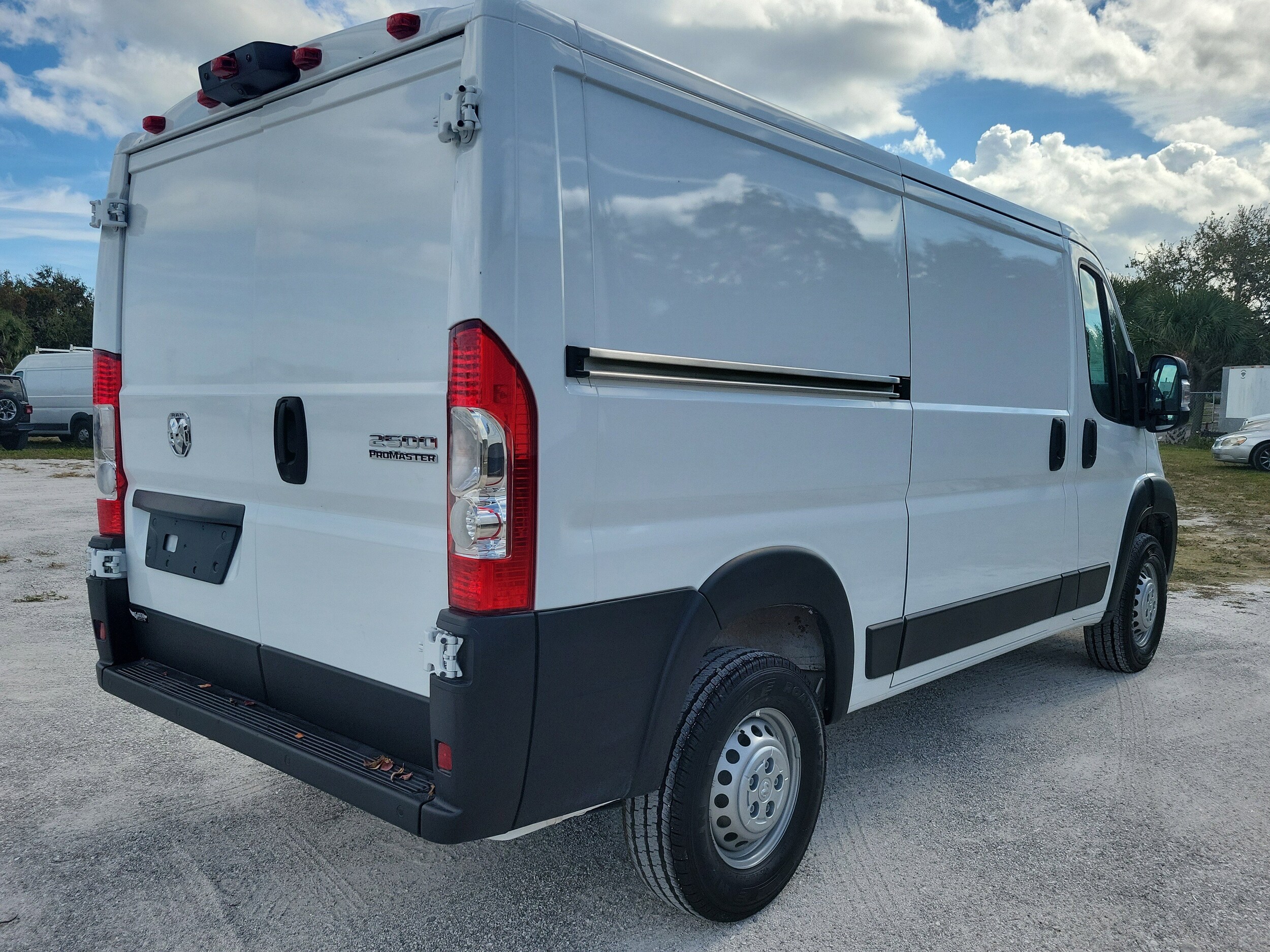 2025 Ram ProMaster 2500 Base photo 2