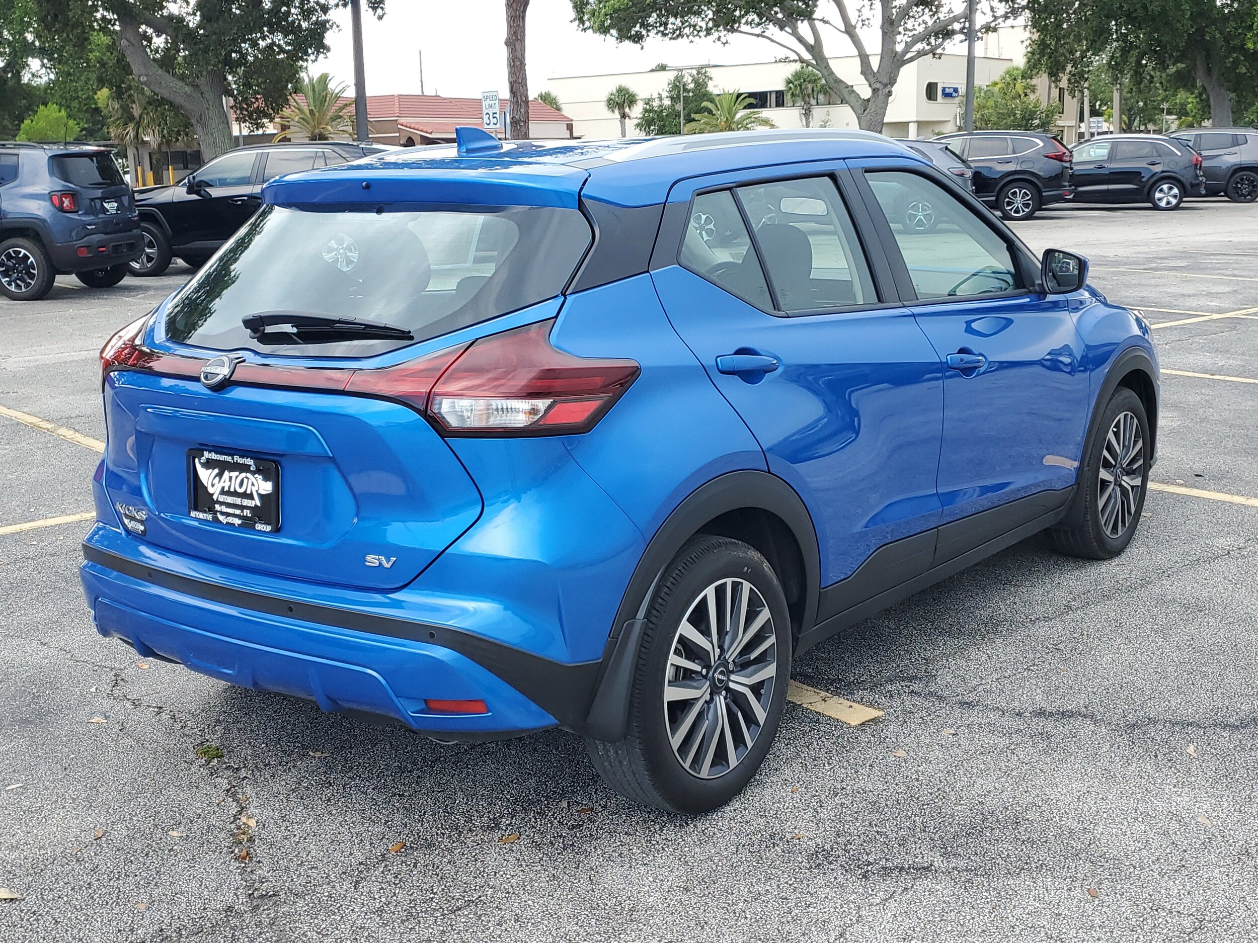 2023 Nissan Kicks SV photo 3