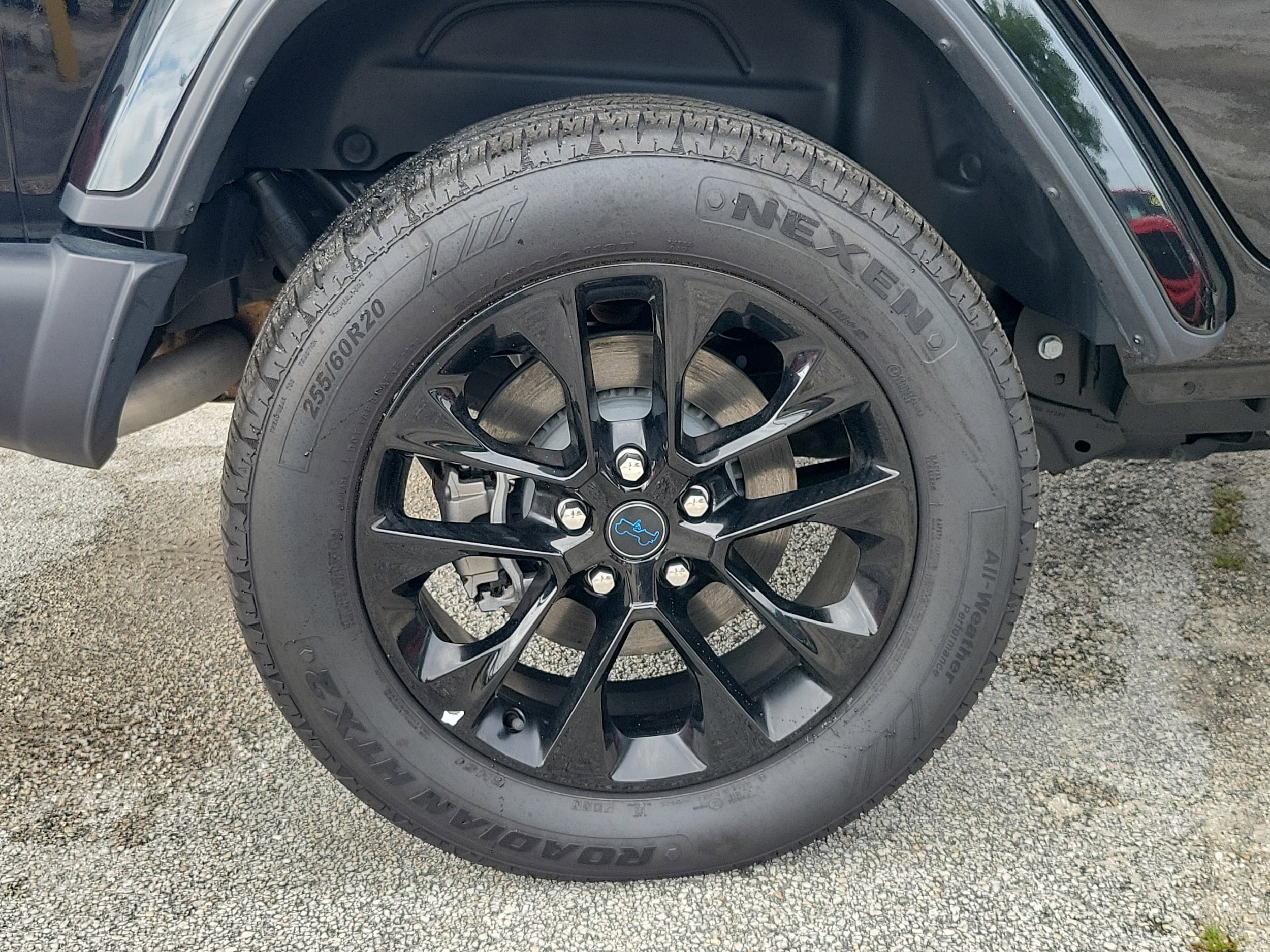 View vehicle photo 5