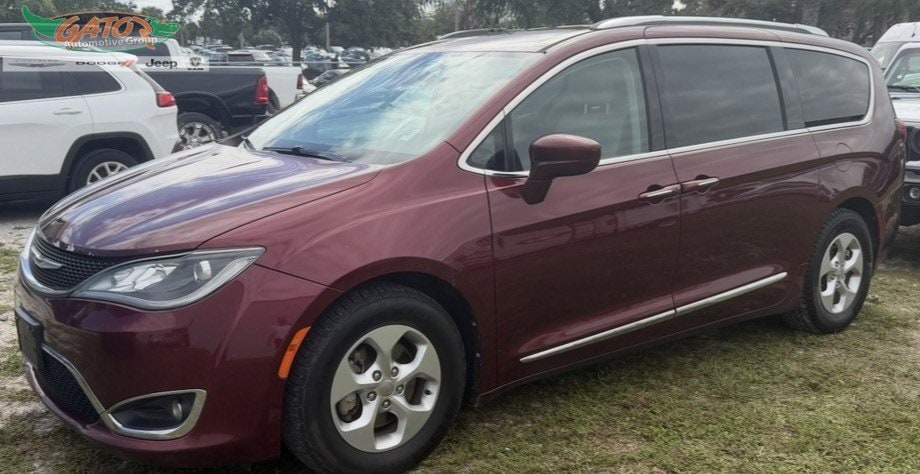 2017 Chrysler Pacifica Touring-L Plus
