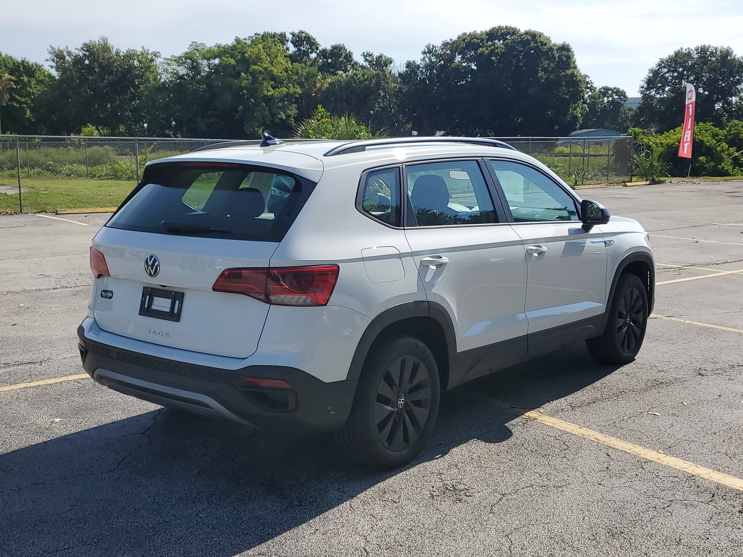 2024 Volkswagen Taos S photo 3