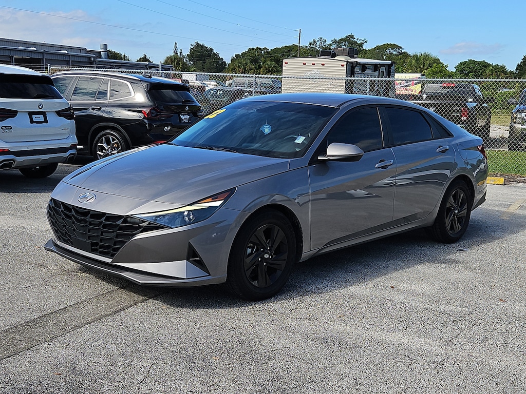 Used 2022 Hyundai Elantra SEL Sedan