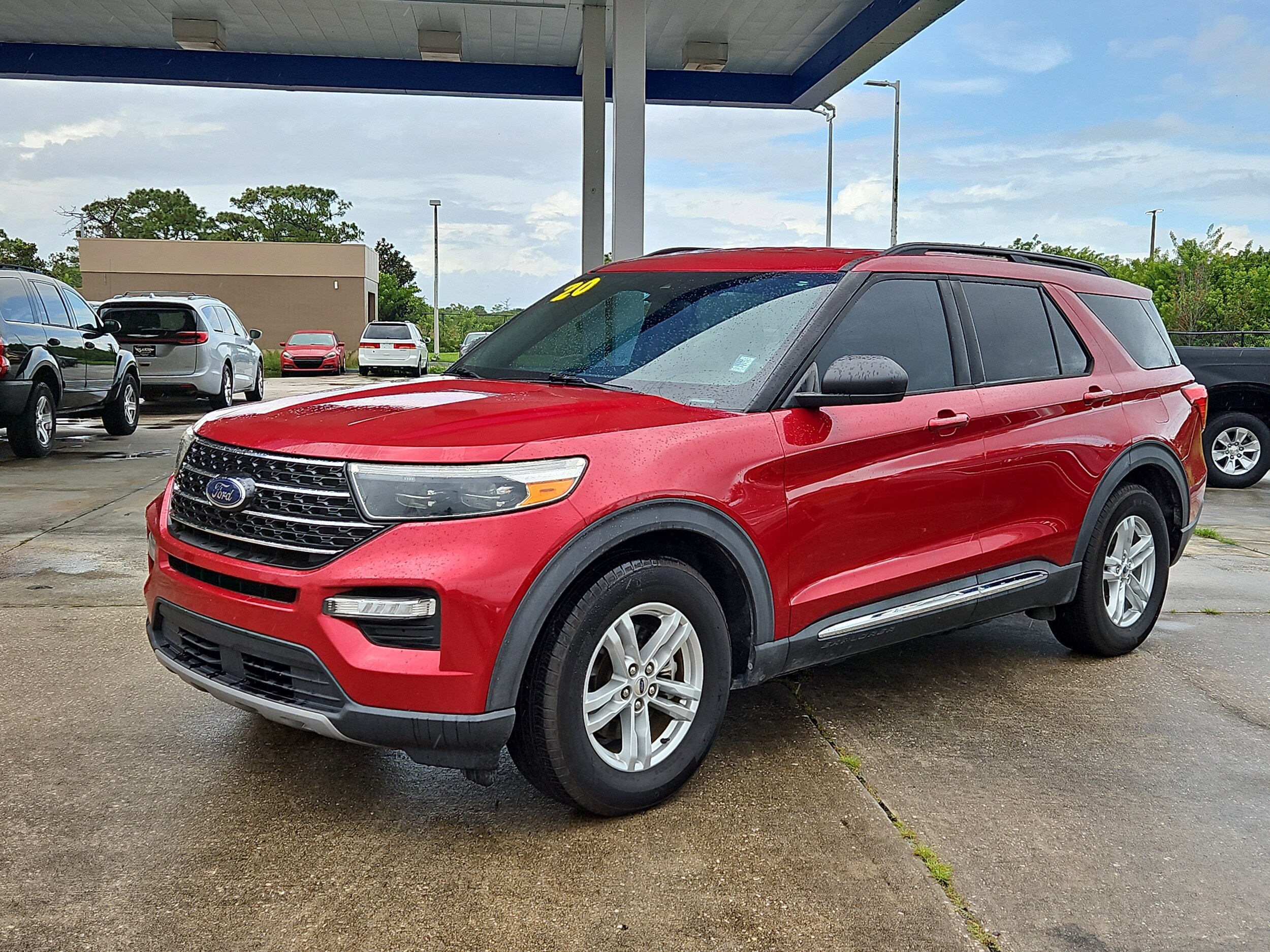 2020 Ford Explorer XLT photo 2