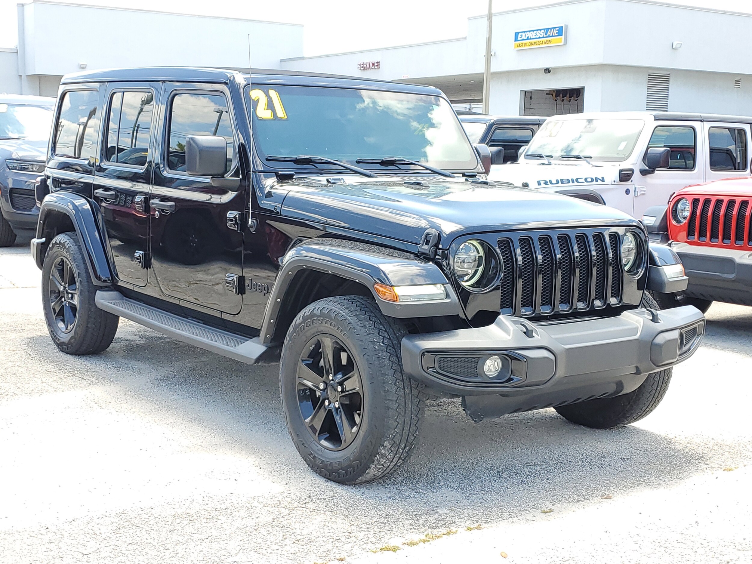 2021 Jeep Wrangler Unlimited Sahara Altitude photo 2