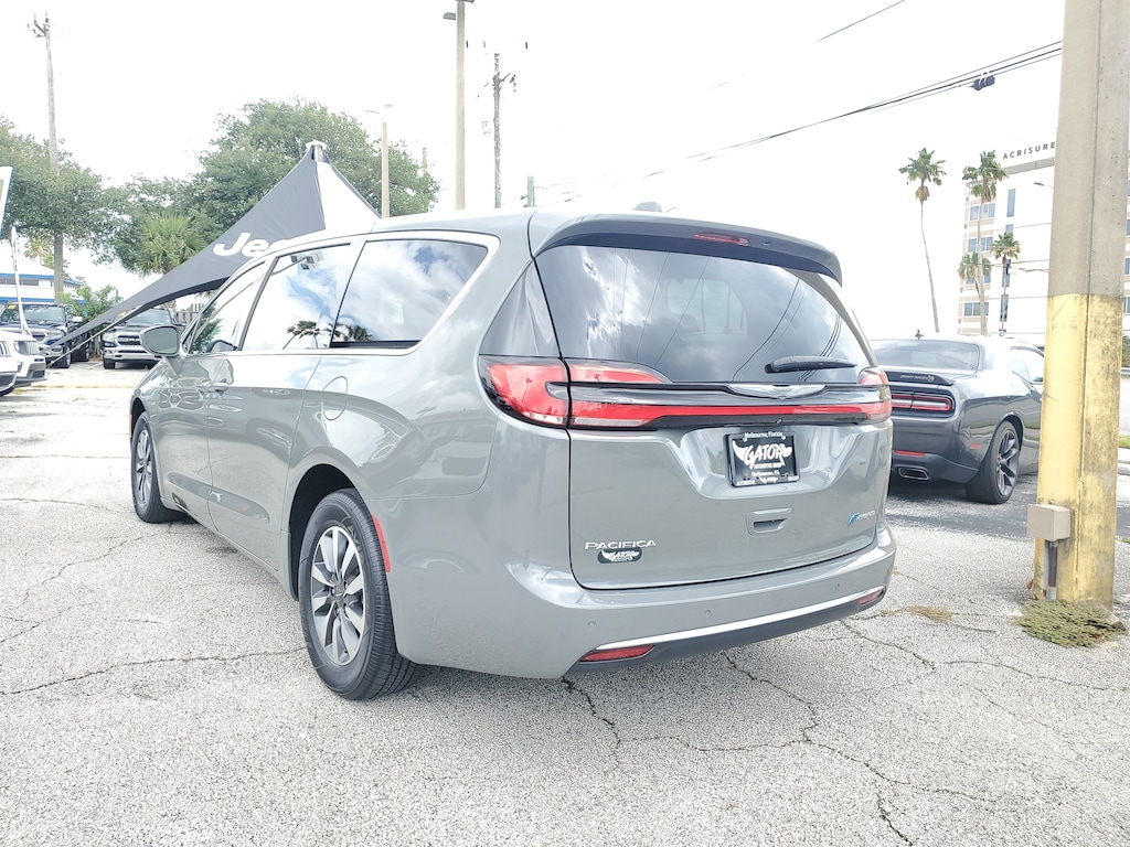 Used 2022 Chrysler Pacifica Hybrid Touring L Van Passenger Van