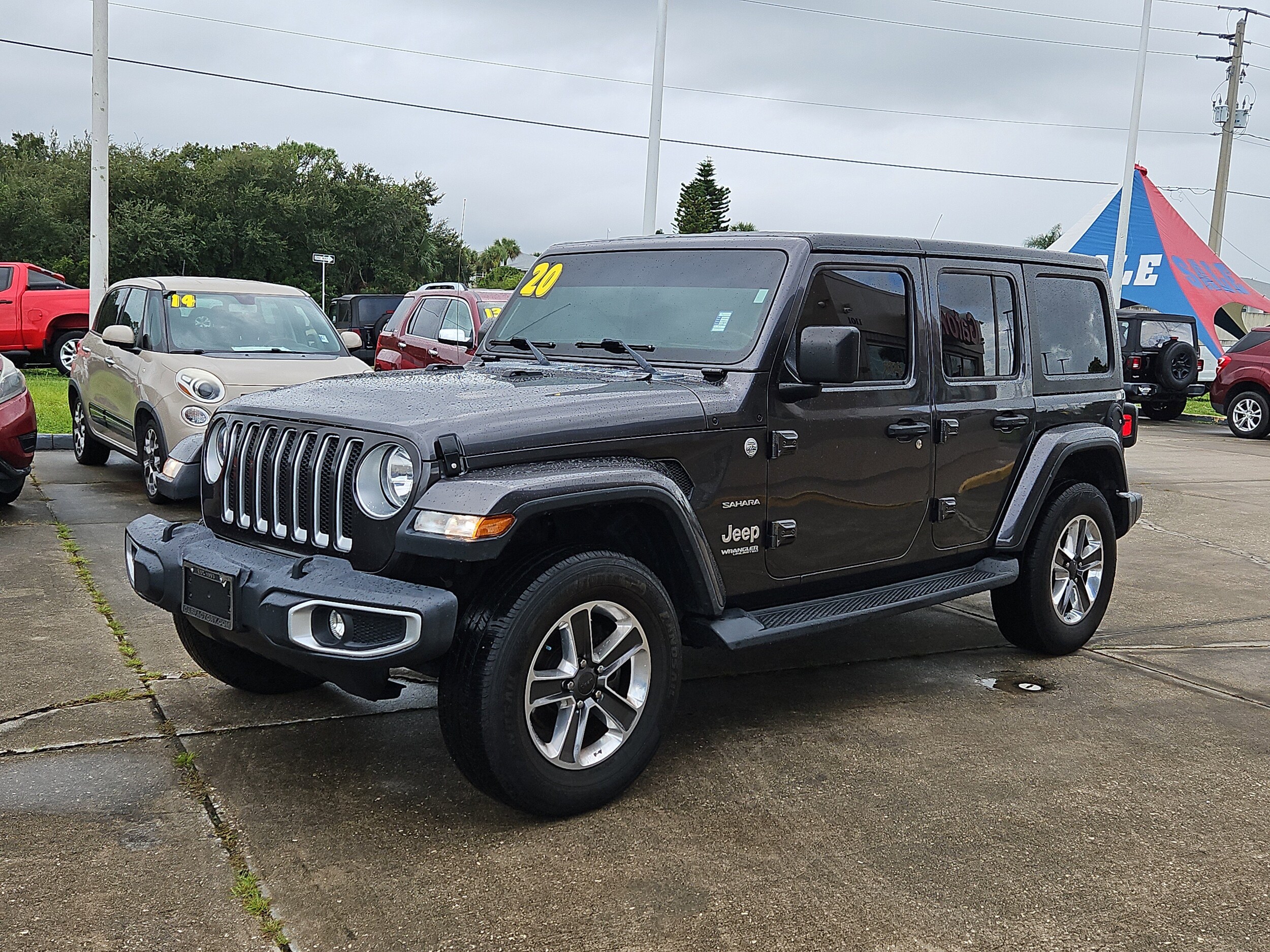 2020 Jeep Wrangler Unlimited Sahara photo 2